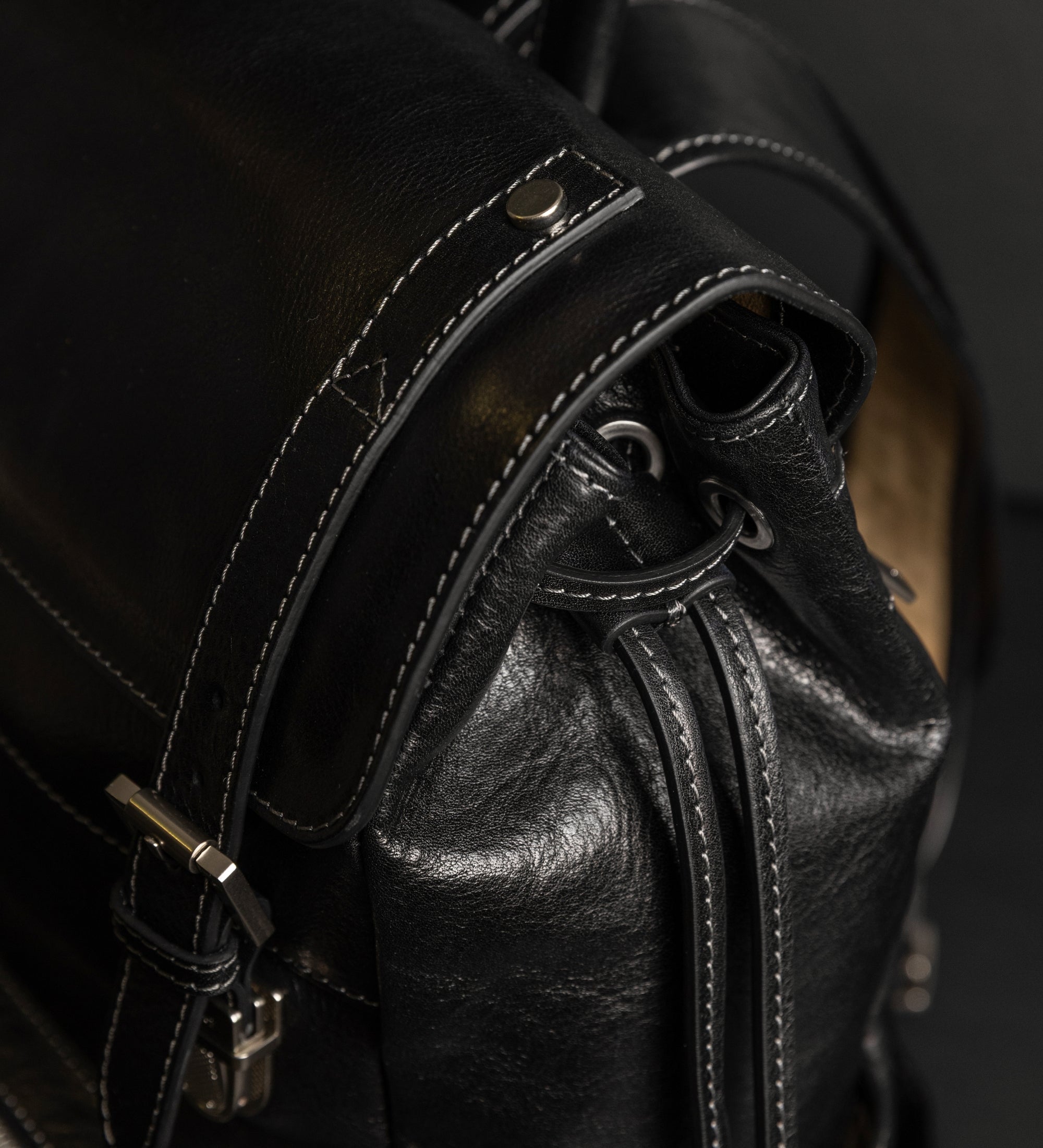 Rucksack aus Leder - The Good Earth