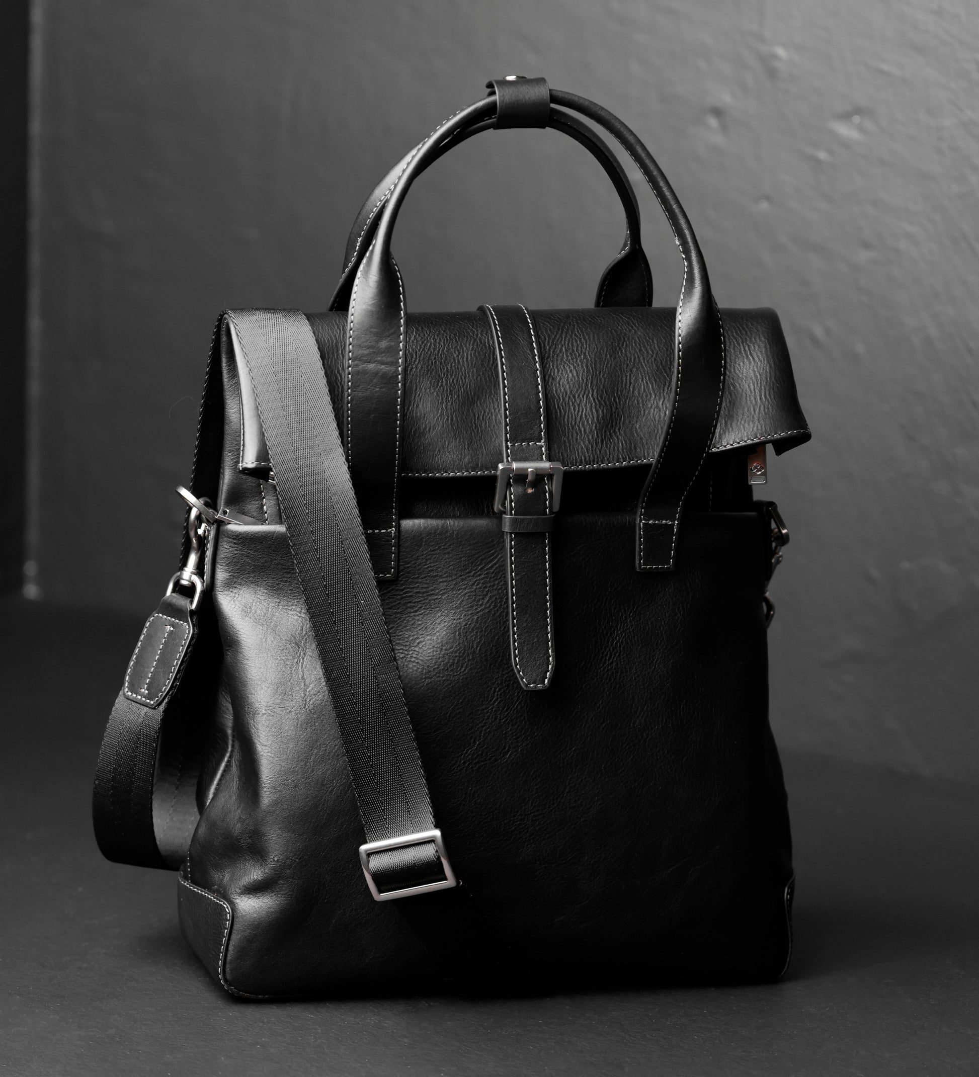 Multifunktionale Rucksack Schultertasche aus Leder für Damen – The Awakening