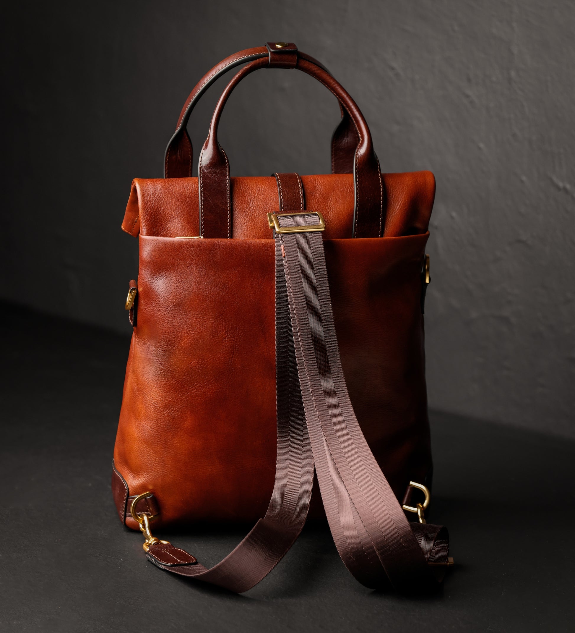 Multifunktionale Rucksack Schultertasche aus Leder für Damen – The Awakening