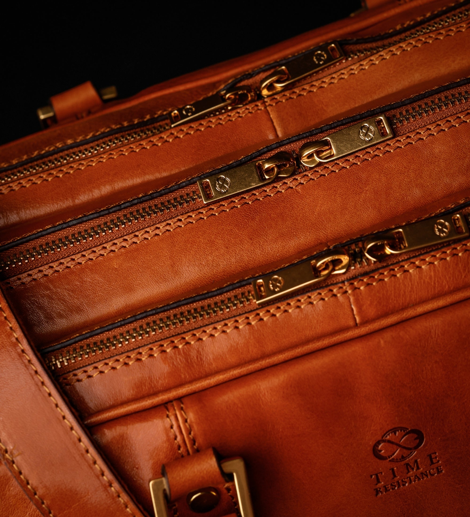 Wandelbarer Aktentaschen-Rucksack aus Leder - A Farewell to Arms