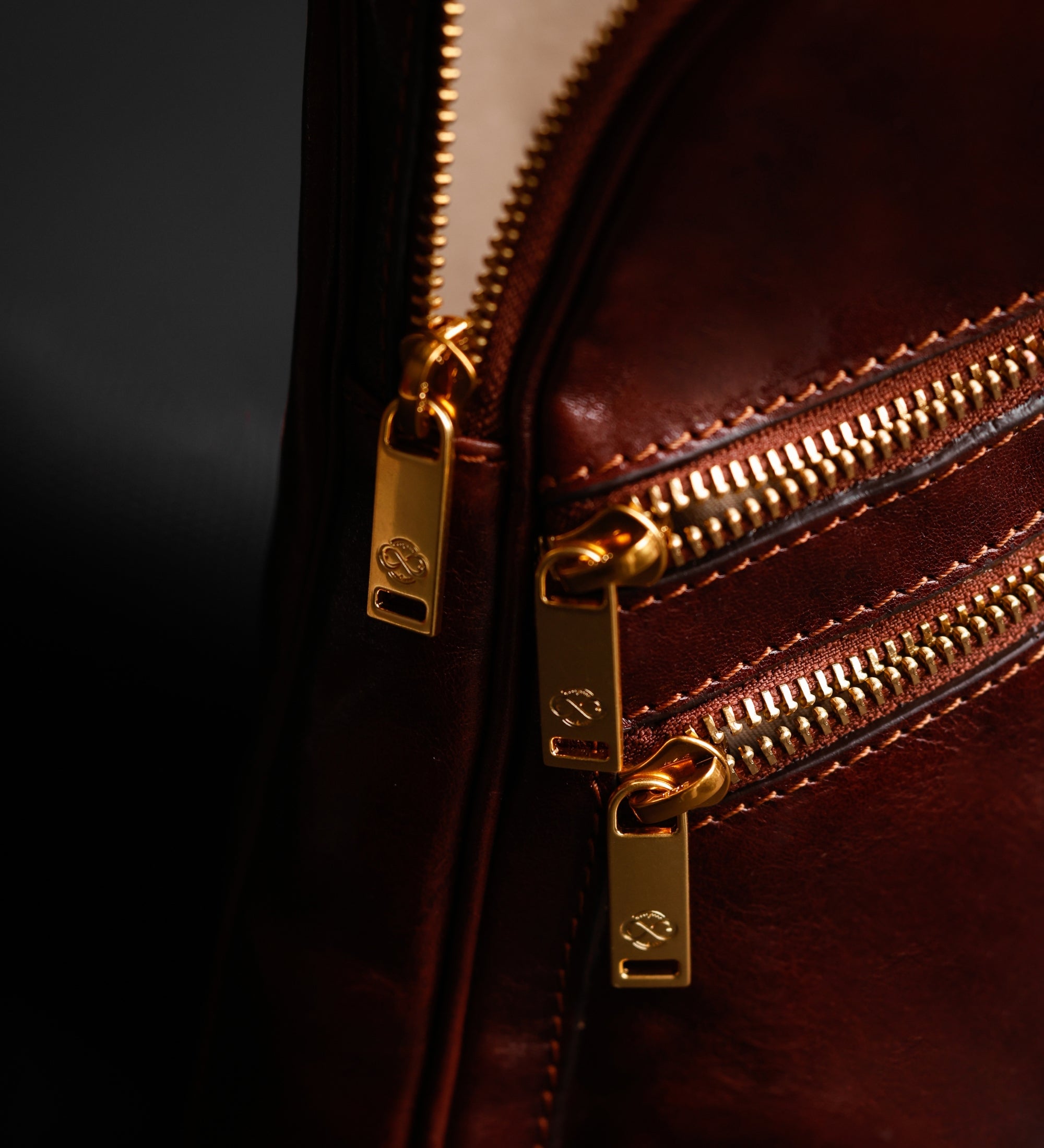 Schultertasche aus Leder - Catch-22