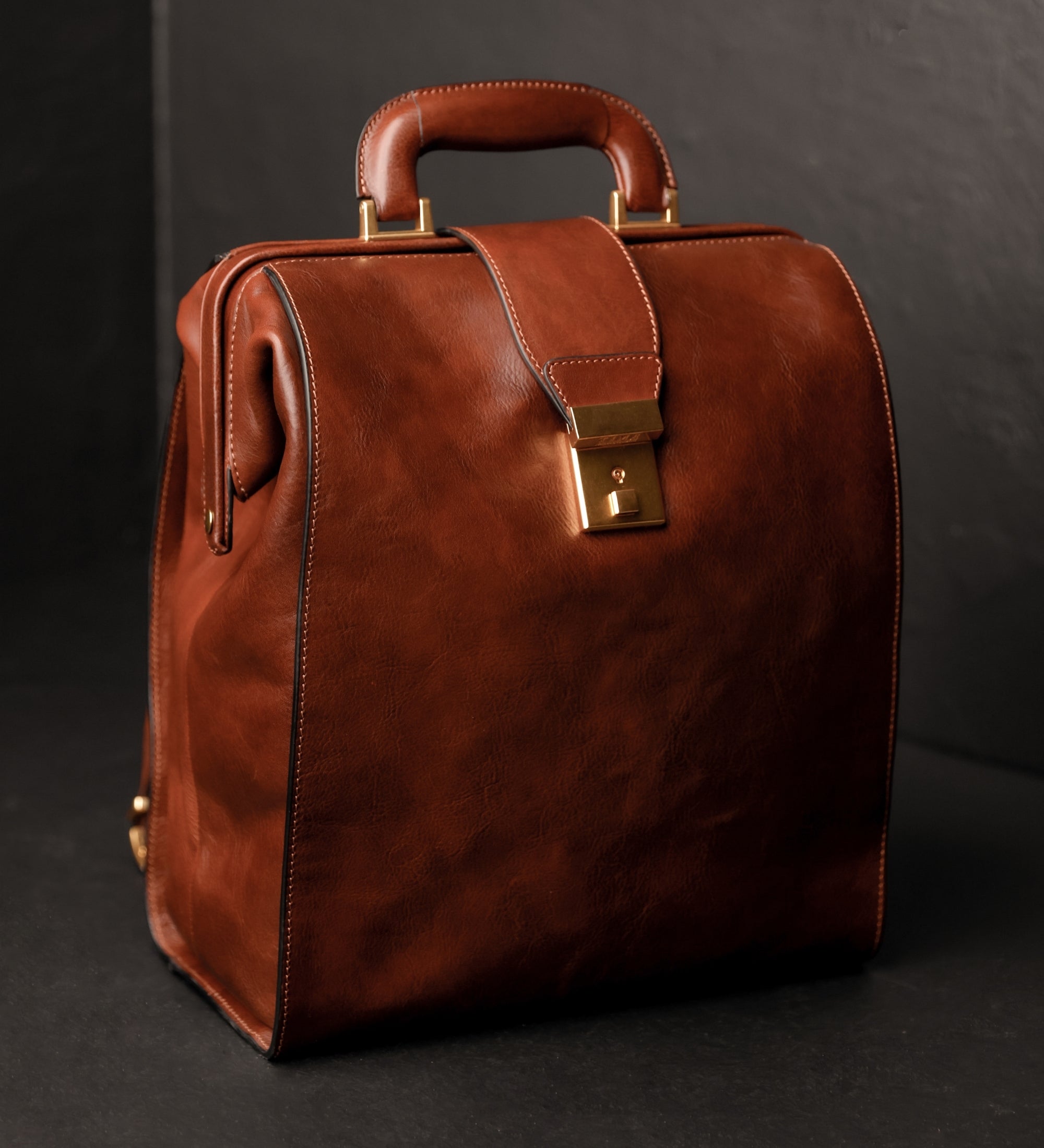 Rucksack aus Leder - A Brief Story of Time
