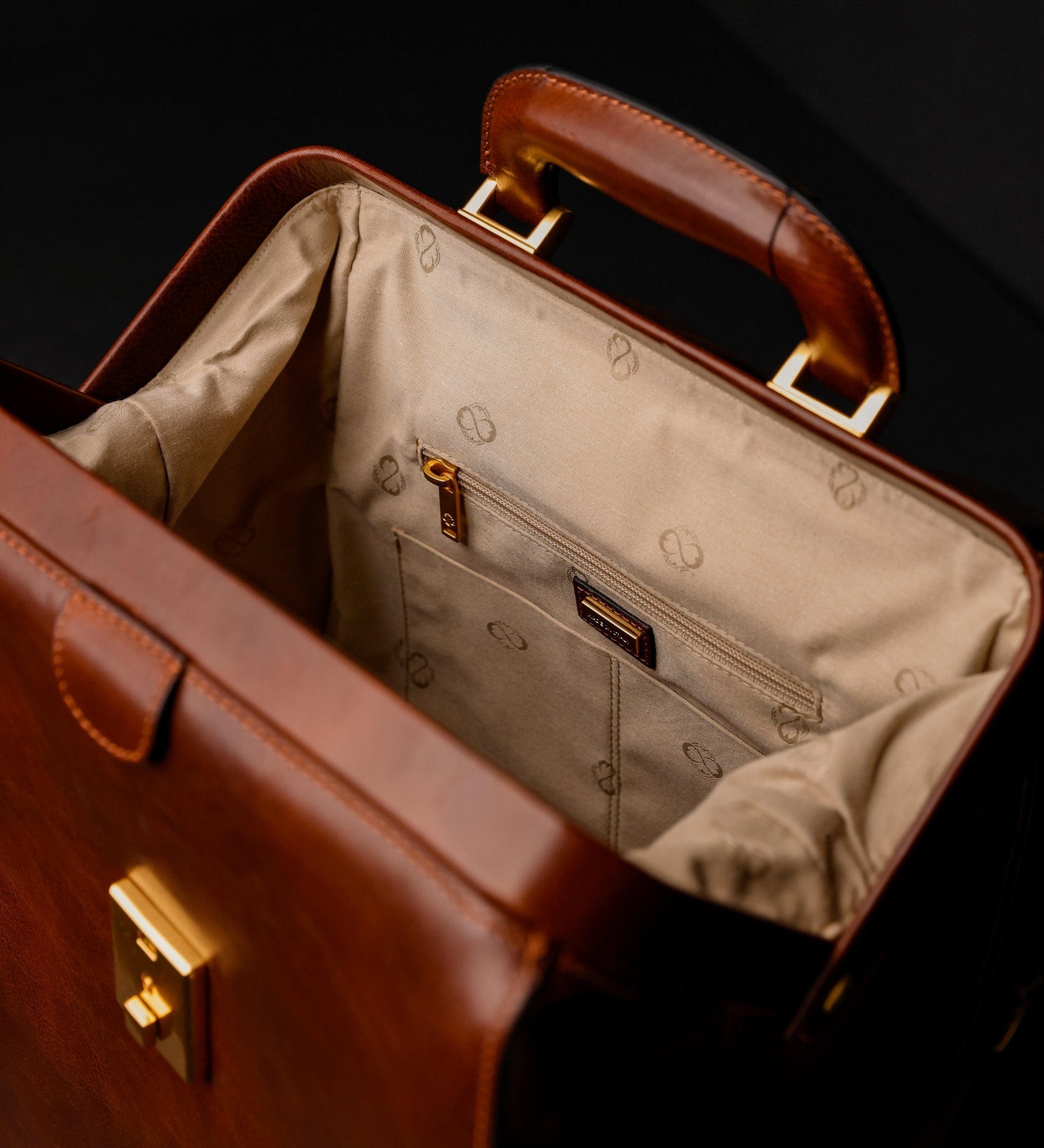 Rucksack aus Leder - A Brief Story of Time