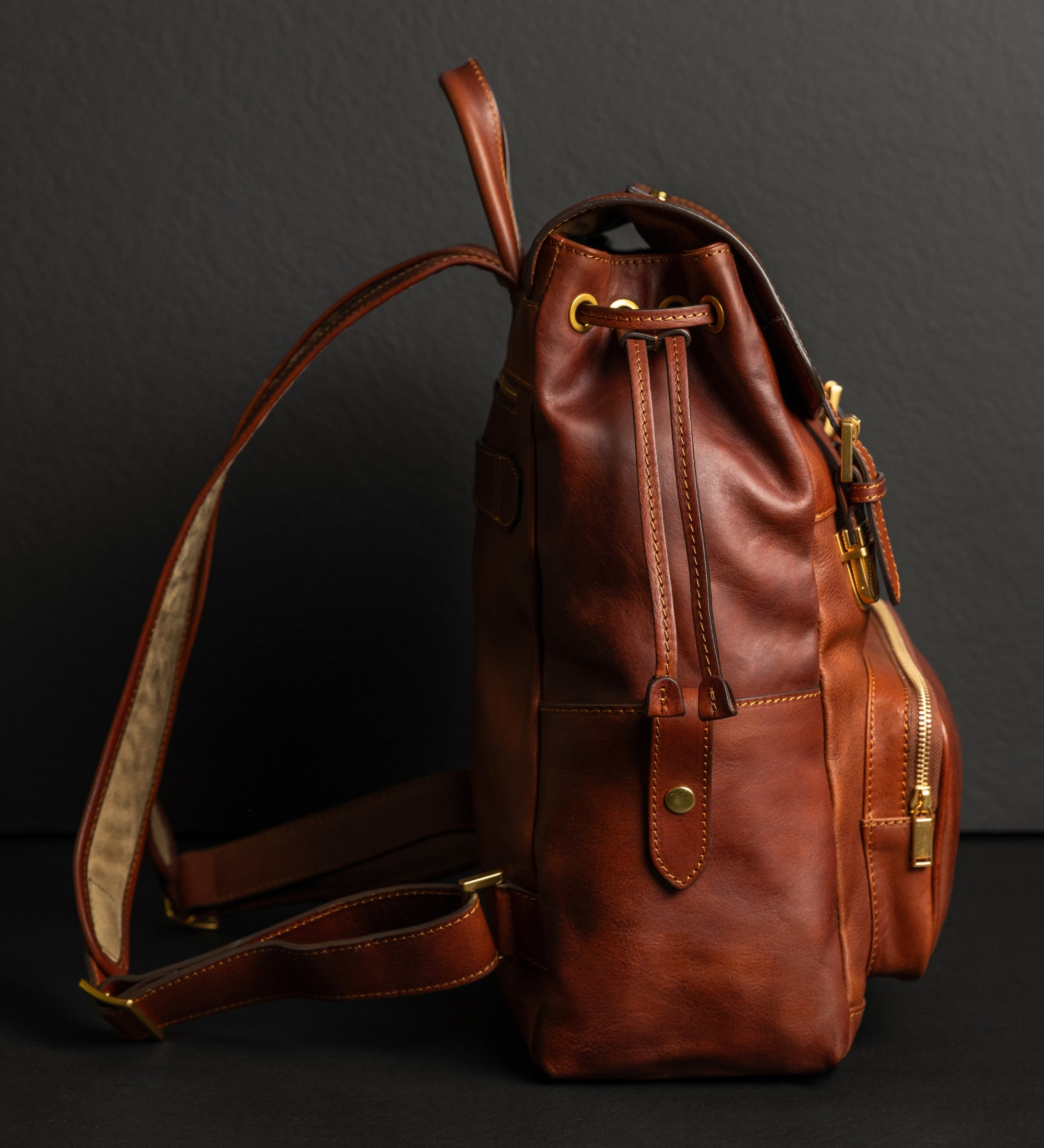 Rucksack aus Leder - The Good Earth