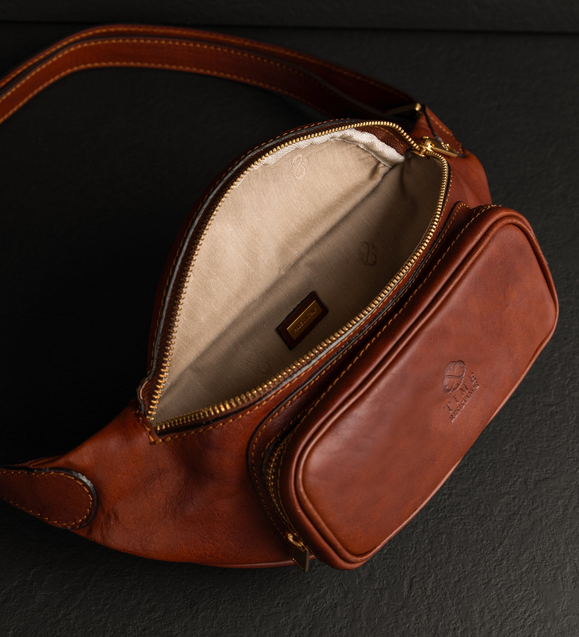 Schultertasche Bauchtasche aus Leder - Independent People