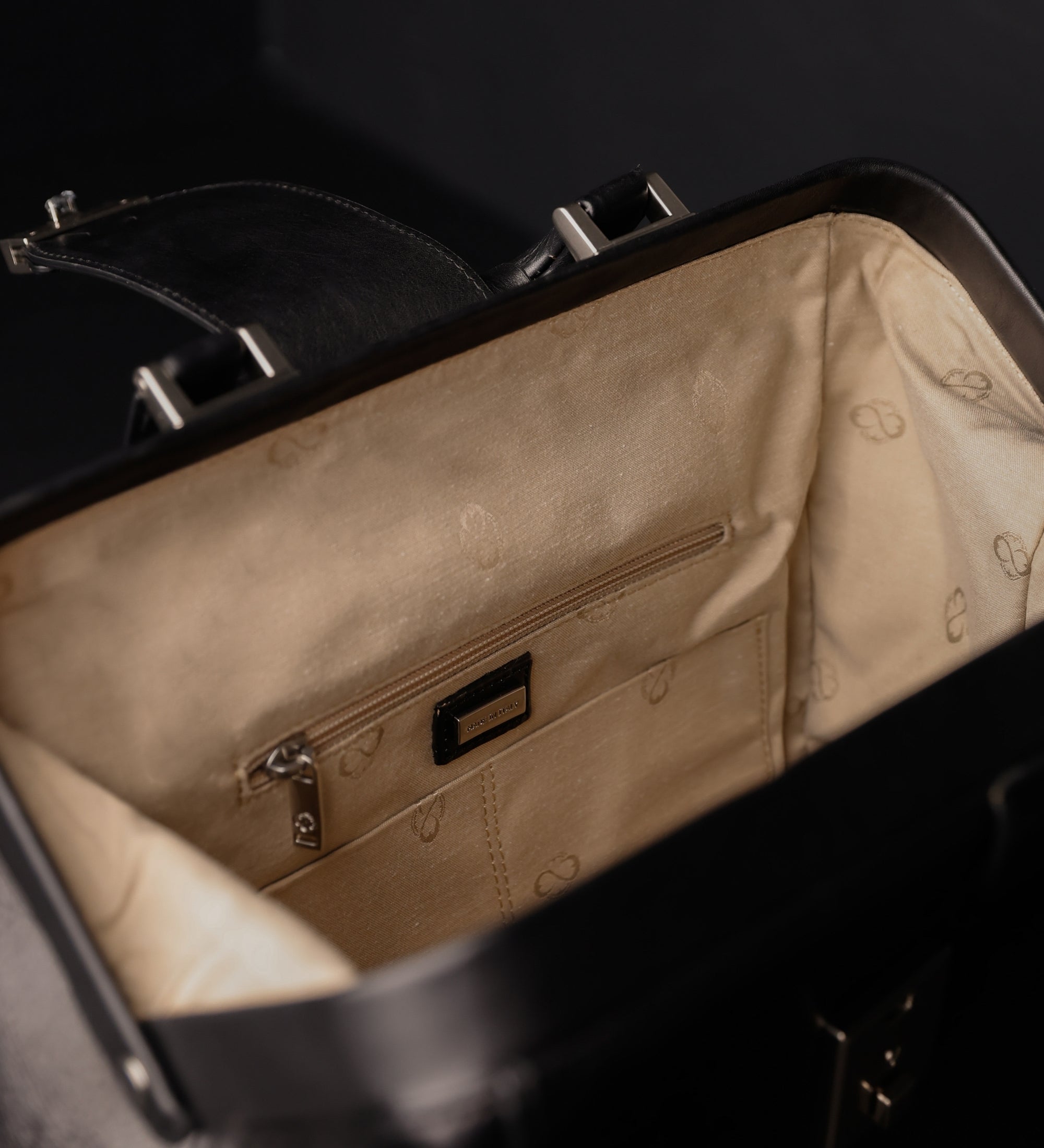 Rucksack aus Leder - A Brief Story of Time
