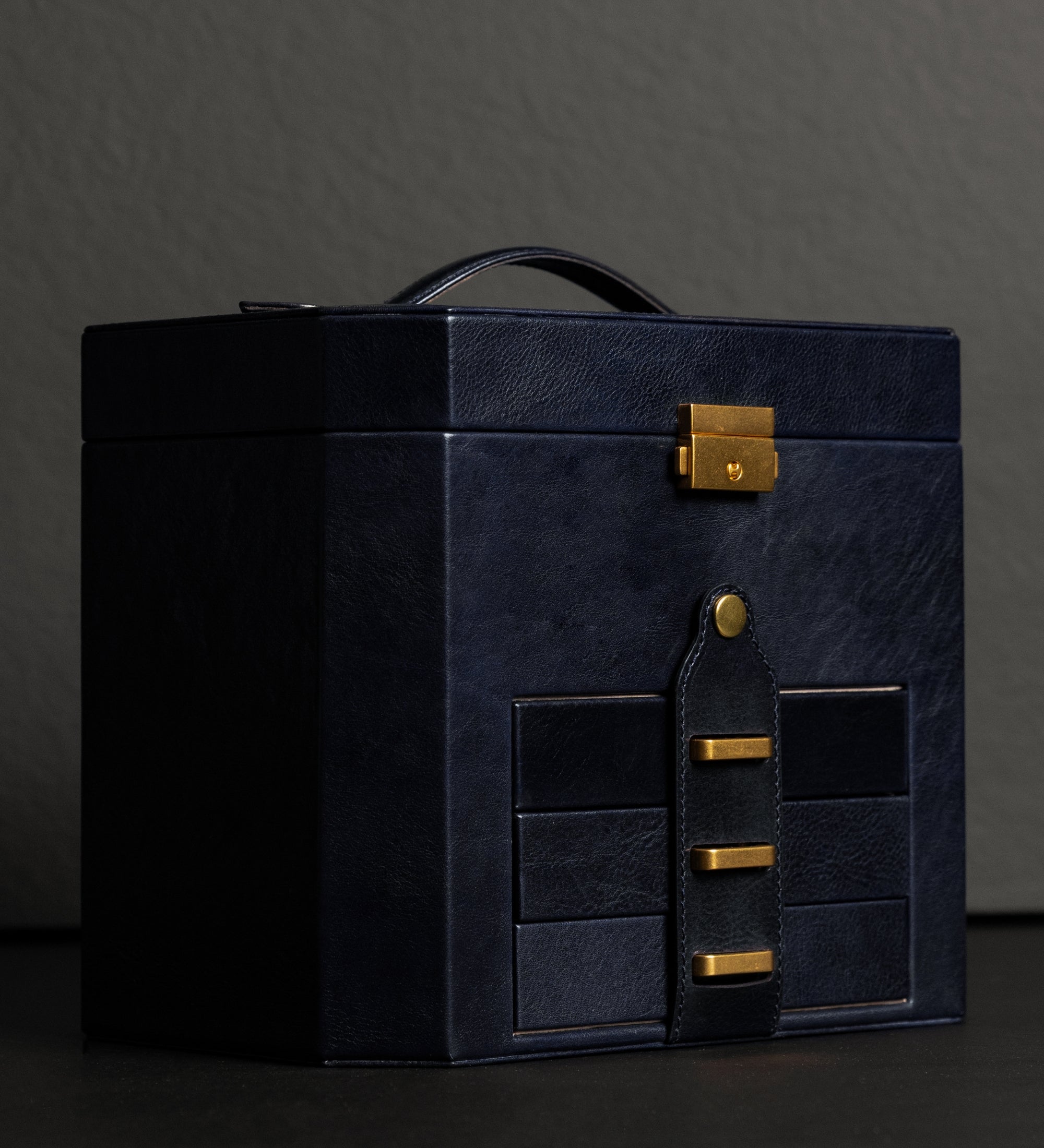 Große Schmuckkästchen aus Leder für Damen - A Handful of Dust