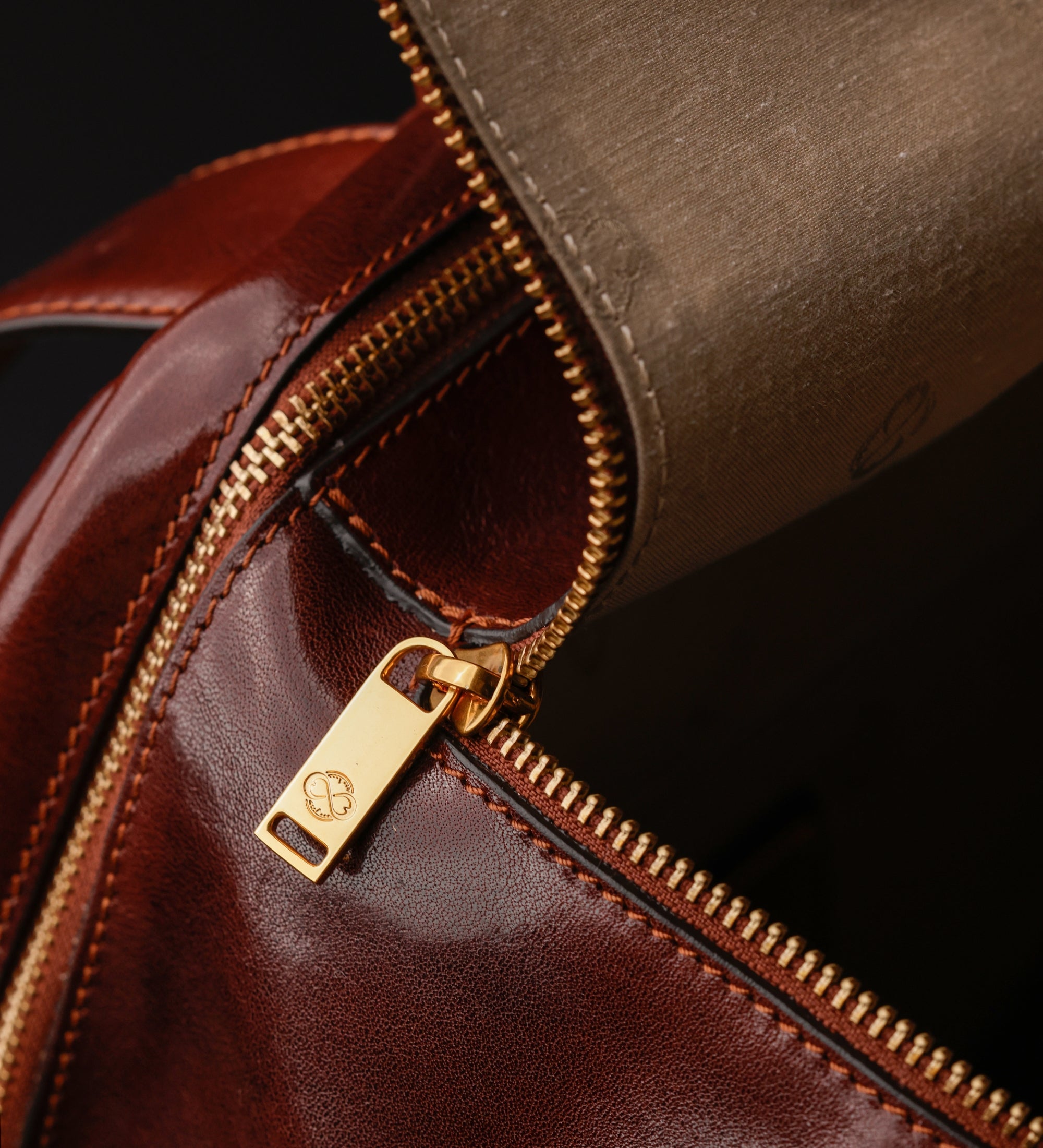 Rucksack aus Leder - A Bend in the River