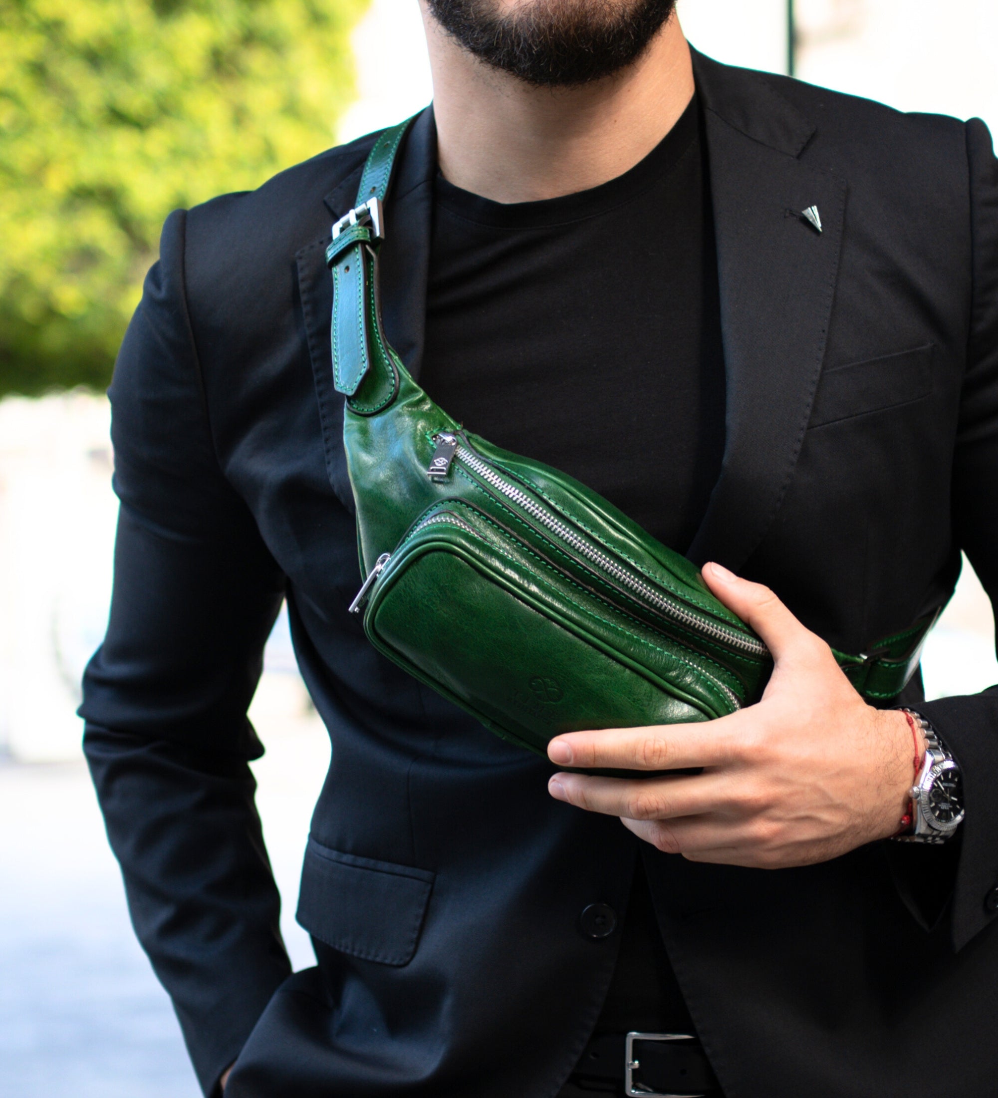 Schultertasche Bauchtasche aus Leder - Independent People