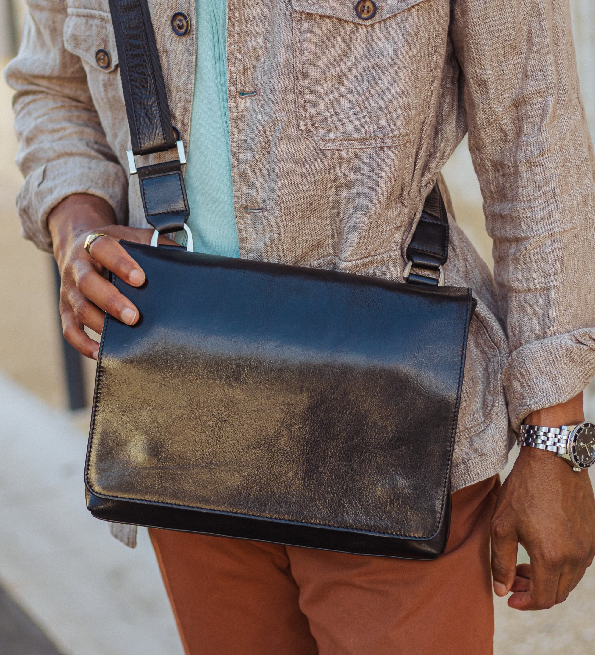 Kuriertasche aus Leder - A Room with a View