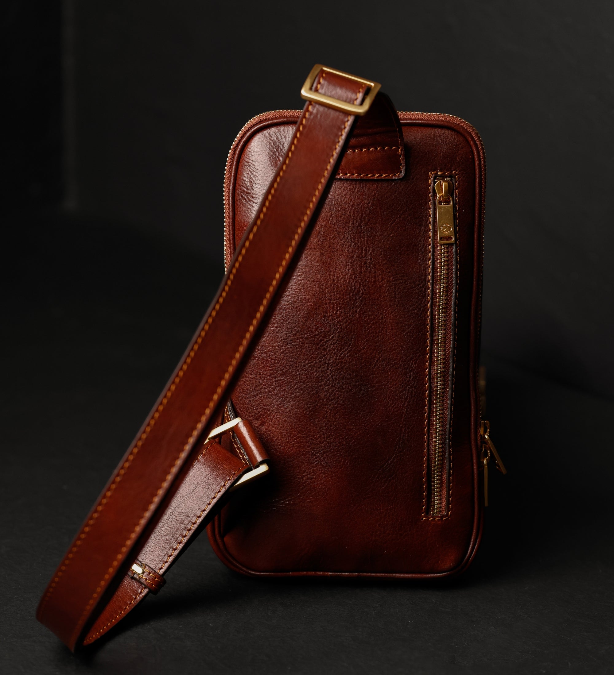 Sling Bag Brusttasche aus Leder - Kim