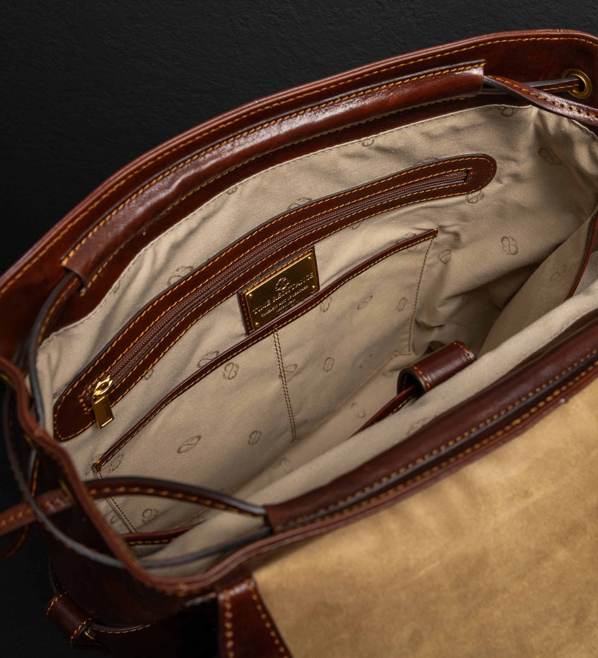 Rucksack aus Leder - The Good Earth