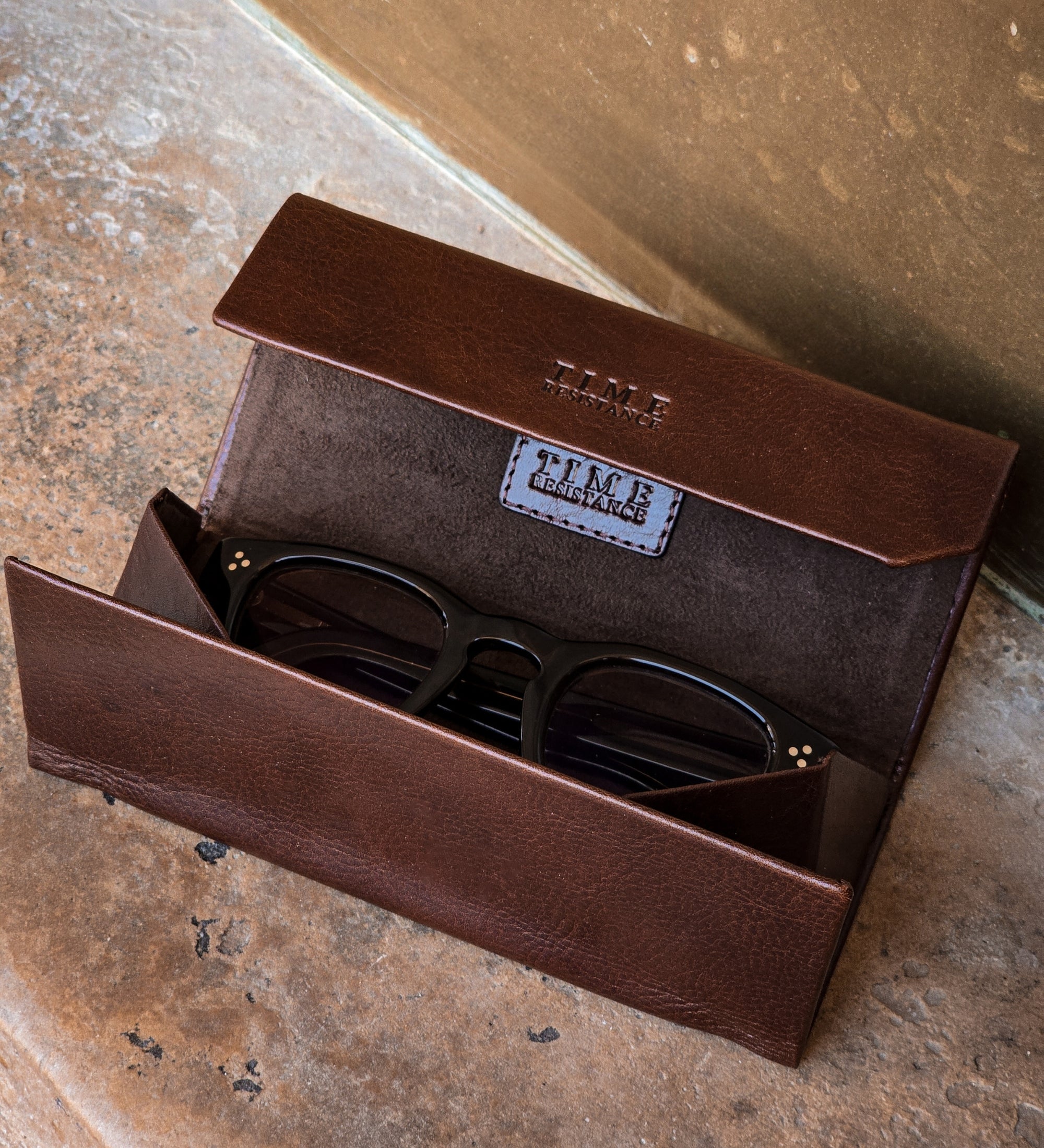 Brillenetui aus Leder - The Riddle of the Sands