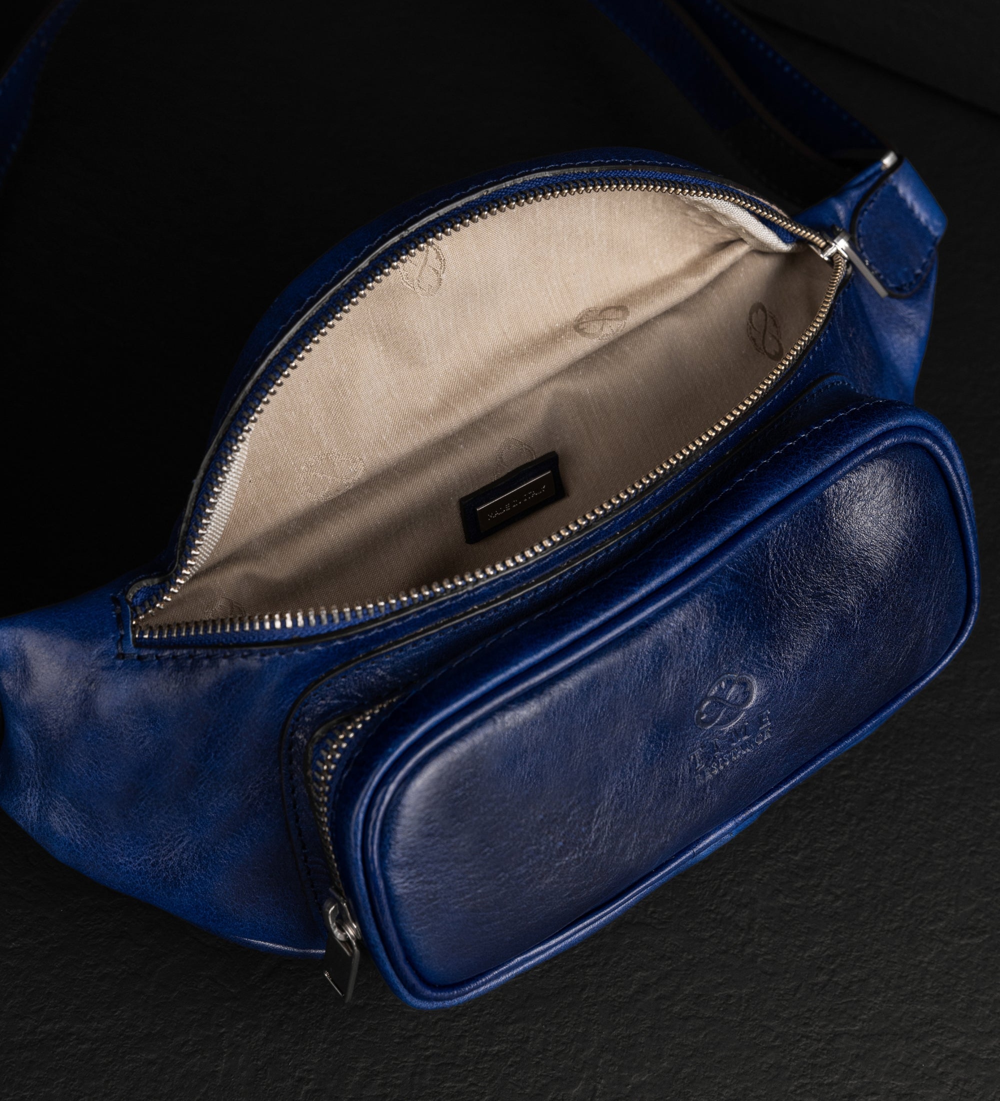 Schultertasche Bauchtasche aus Leder - Independent People