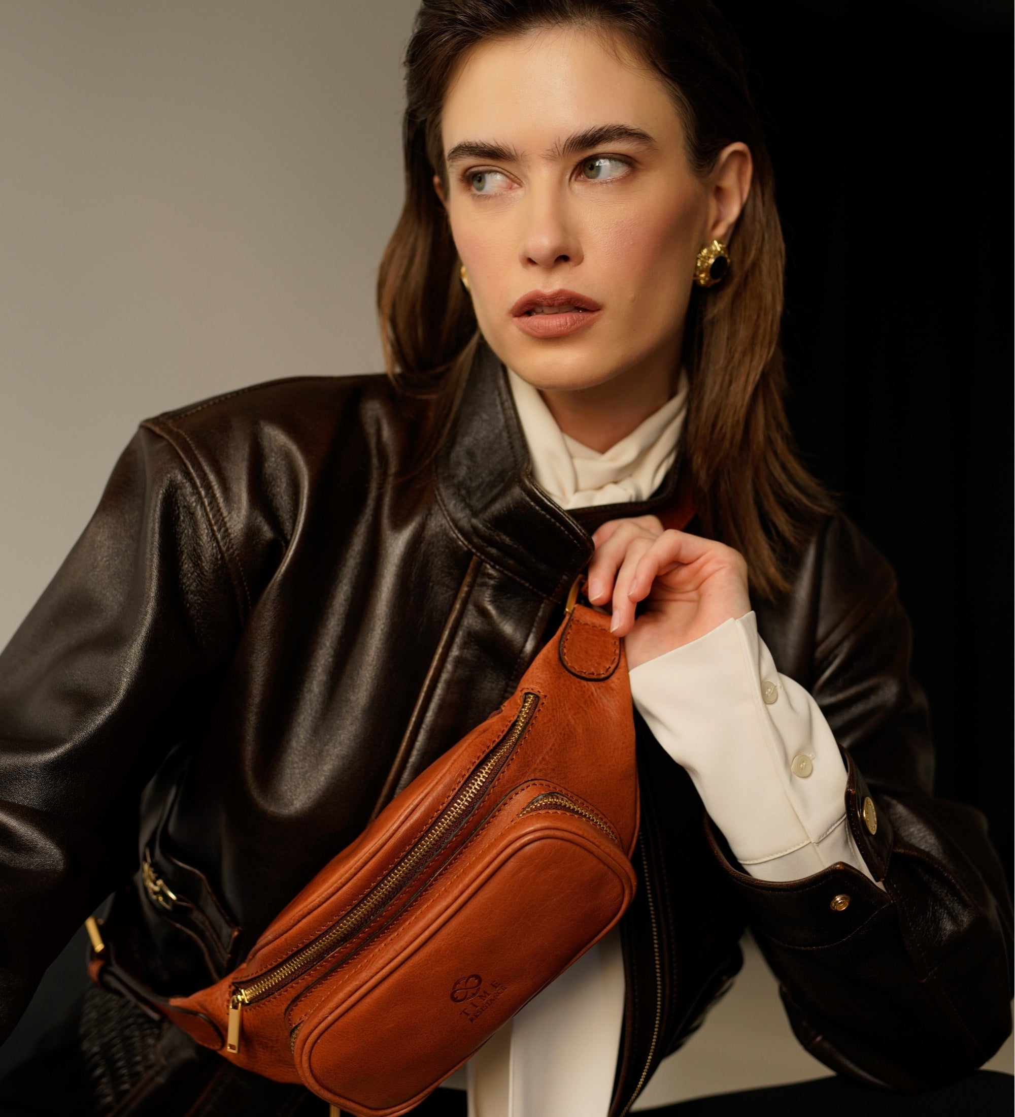 Schultertasche aus Leder für Damen, Bauchtasche - Independent People