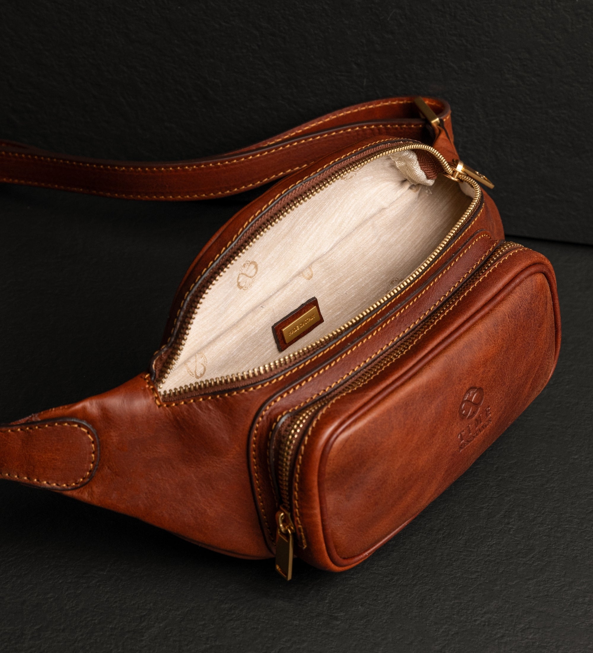 Schultertasche Bauchtasche aus Leder - Independent People