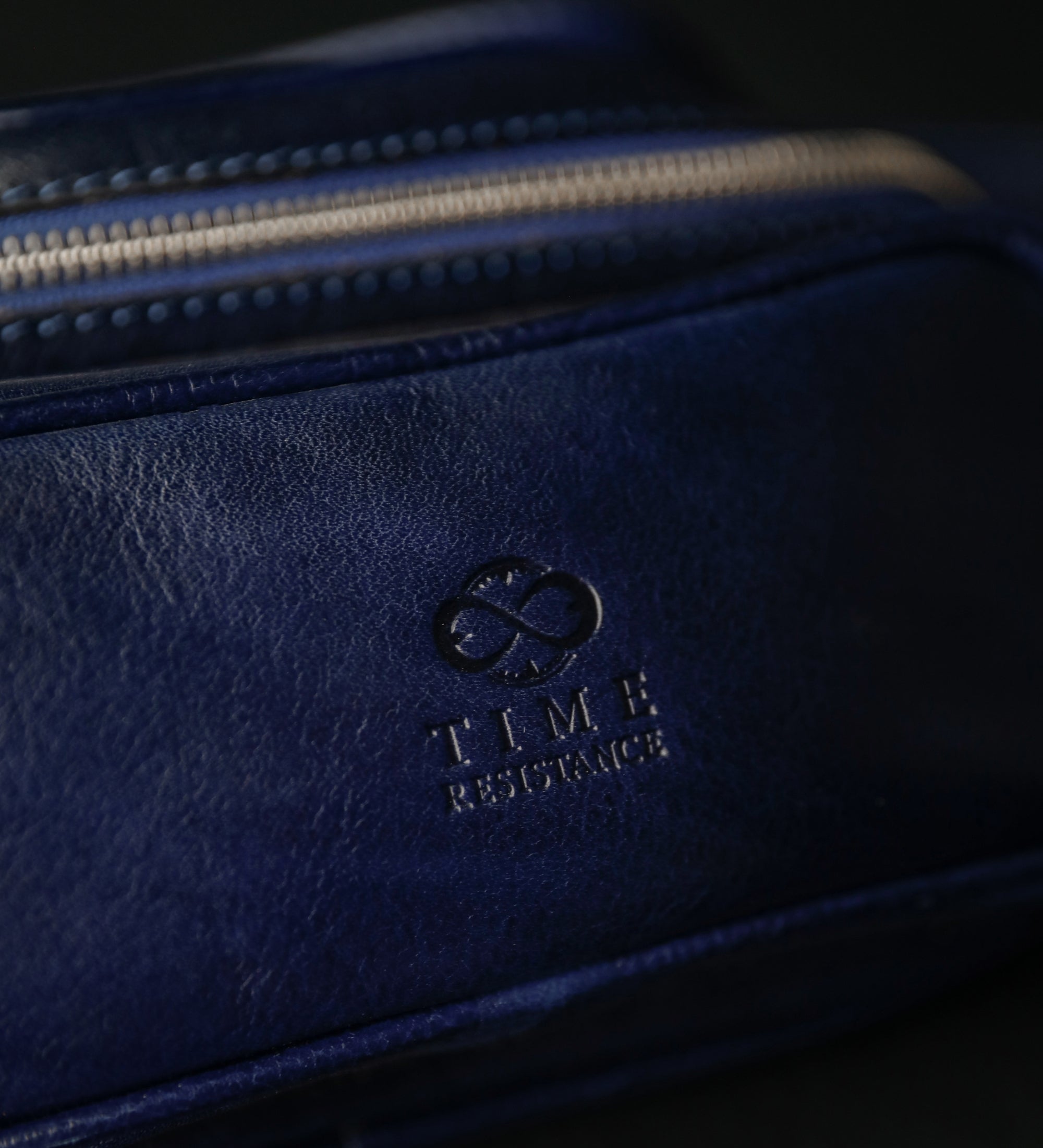 Schultertasche Bauchtasche aus Leder - Independent People