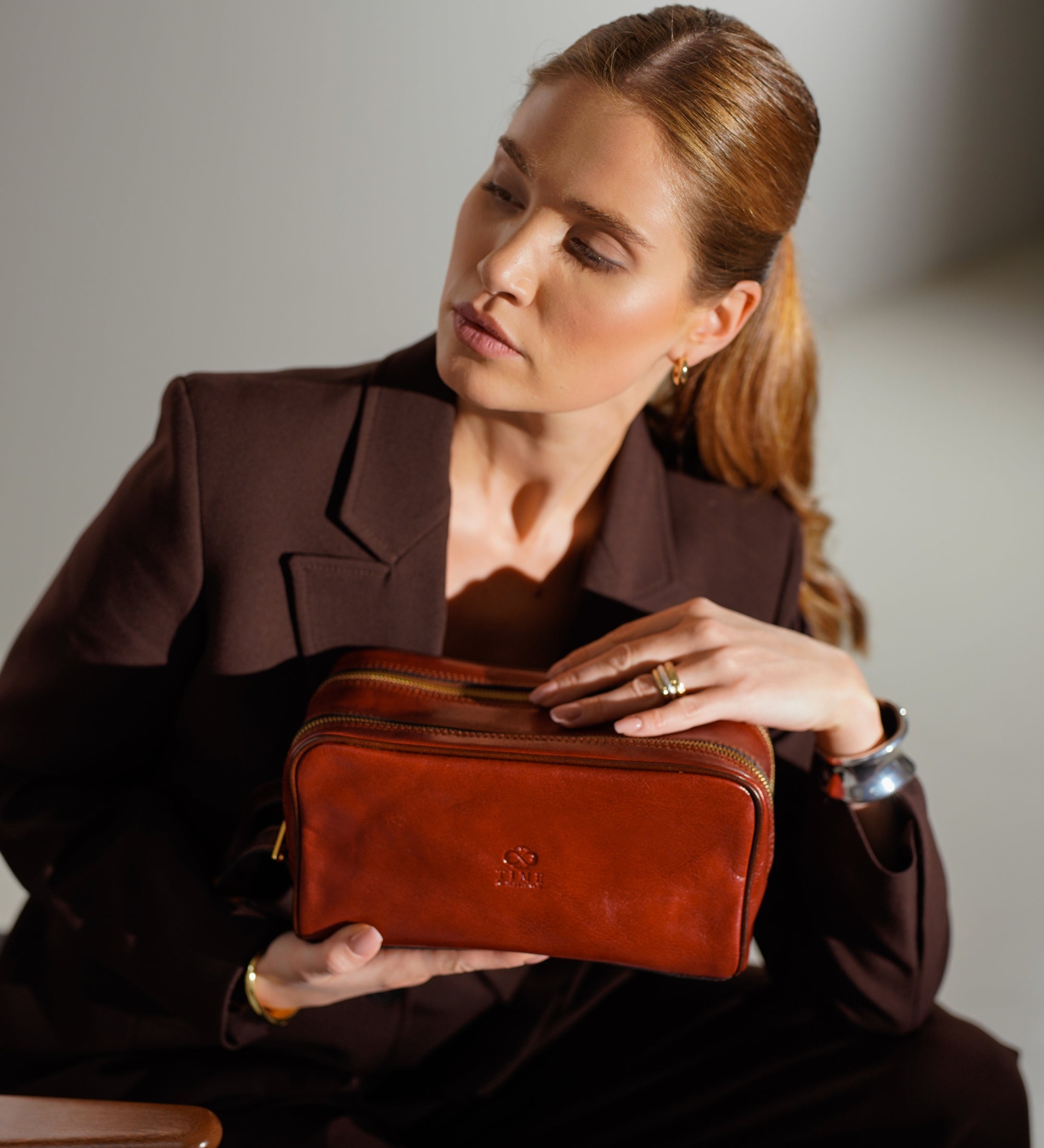 Kosmetiktasche aus Leder für Damen, Kulturbeutel - All the Kings Men