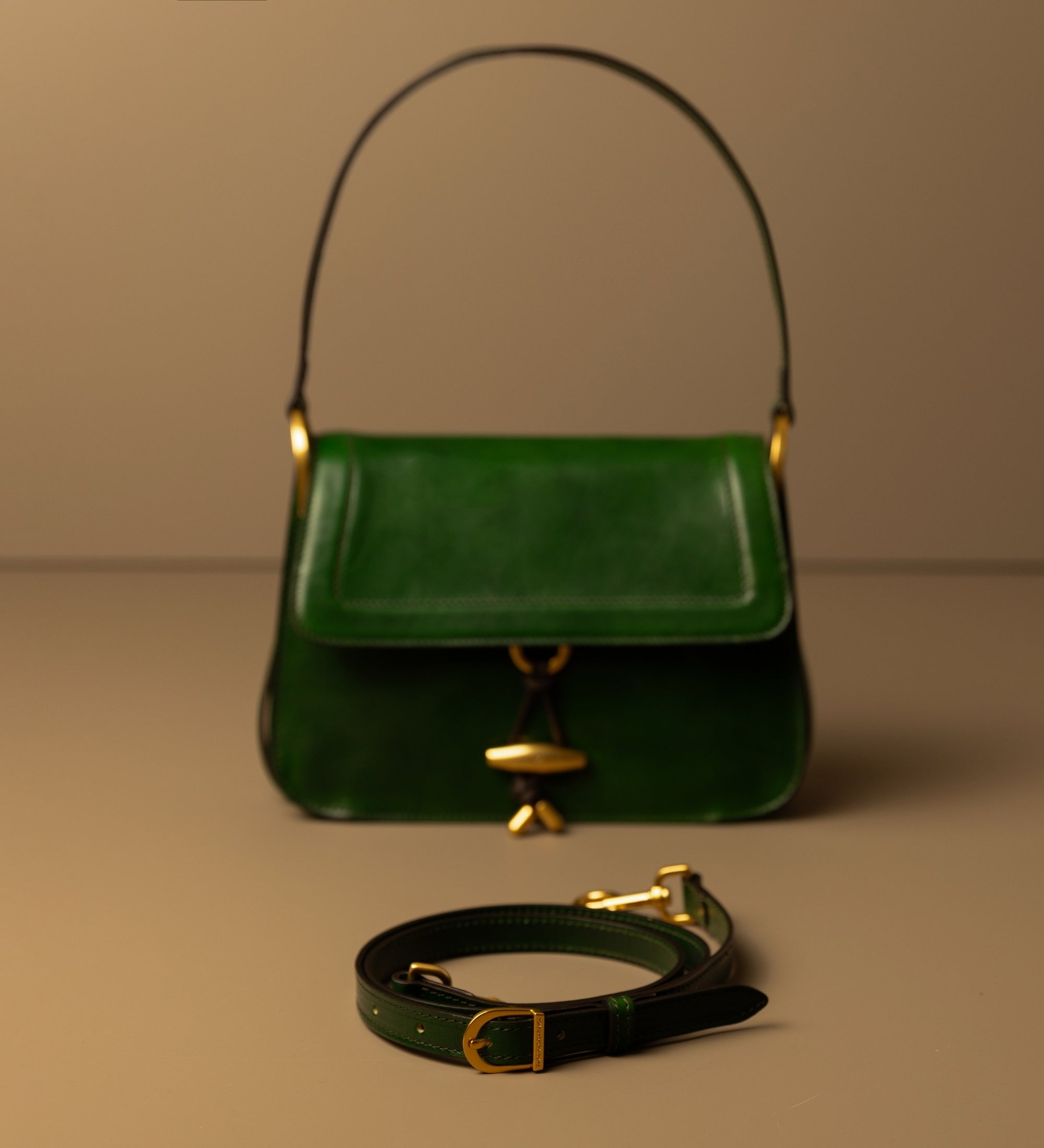 Leder-Tasche mit Klappe für Damen - Possession