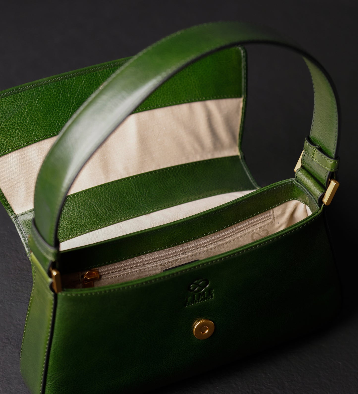 Baguette-Handtasche aus Leder für Damen - Bright Lights, Big City