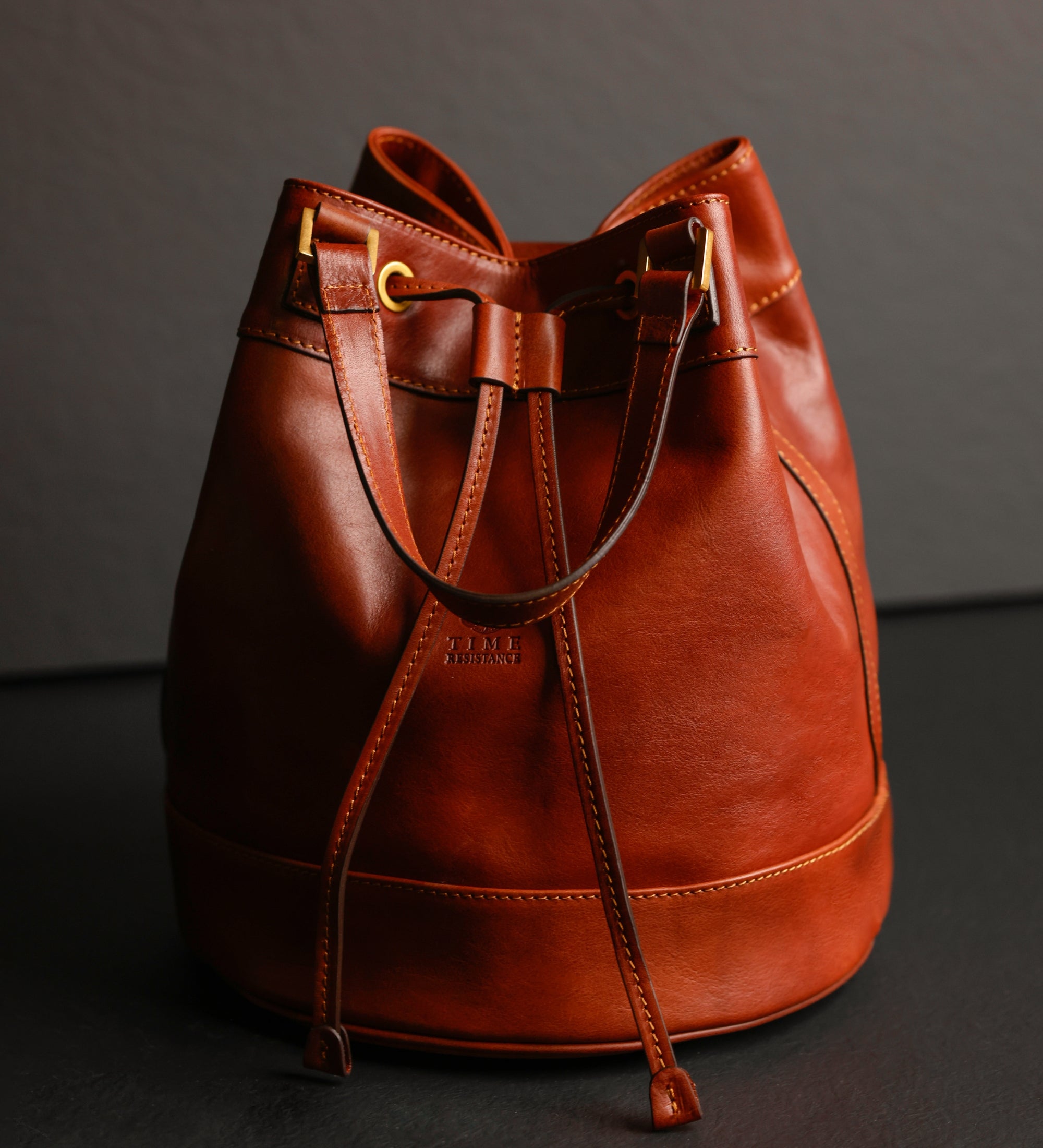 Beuteltasche aus Leder für Damen - Light In August