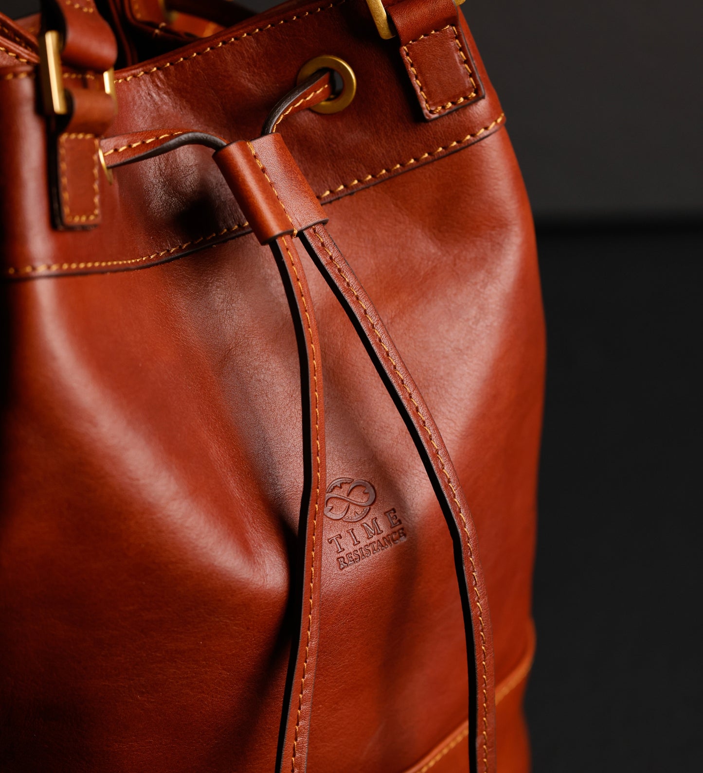 Beuteltasche aus Leder für Damen - Light In August