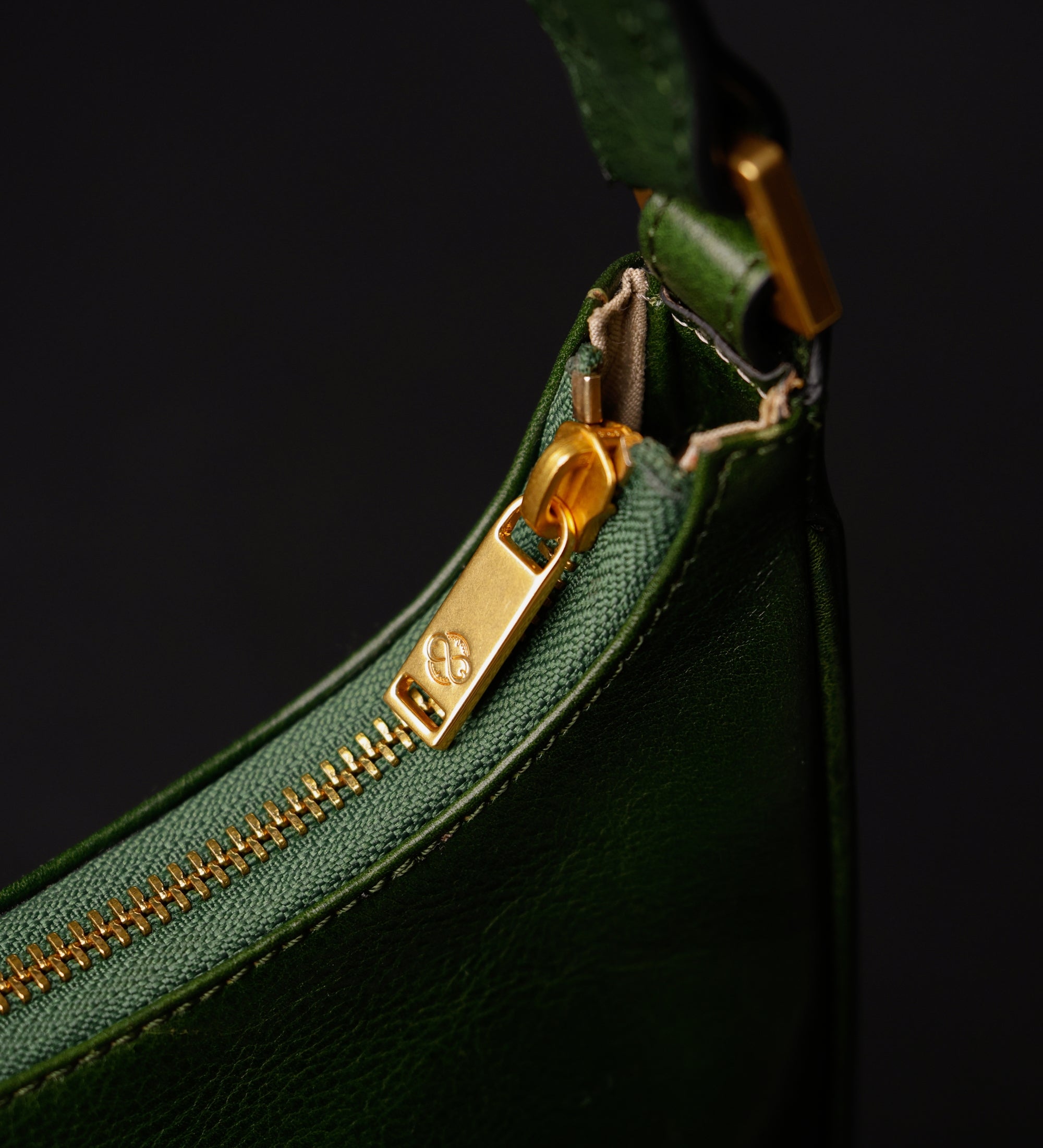 Hobo-Tasche aus Leder für Damen - The Bluest Eye