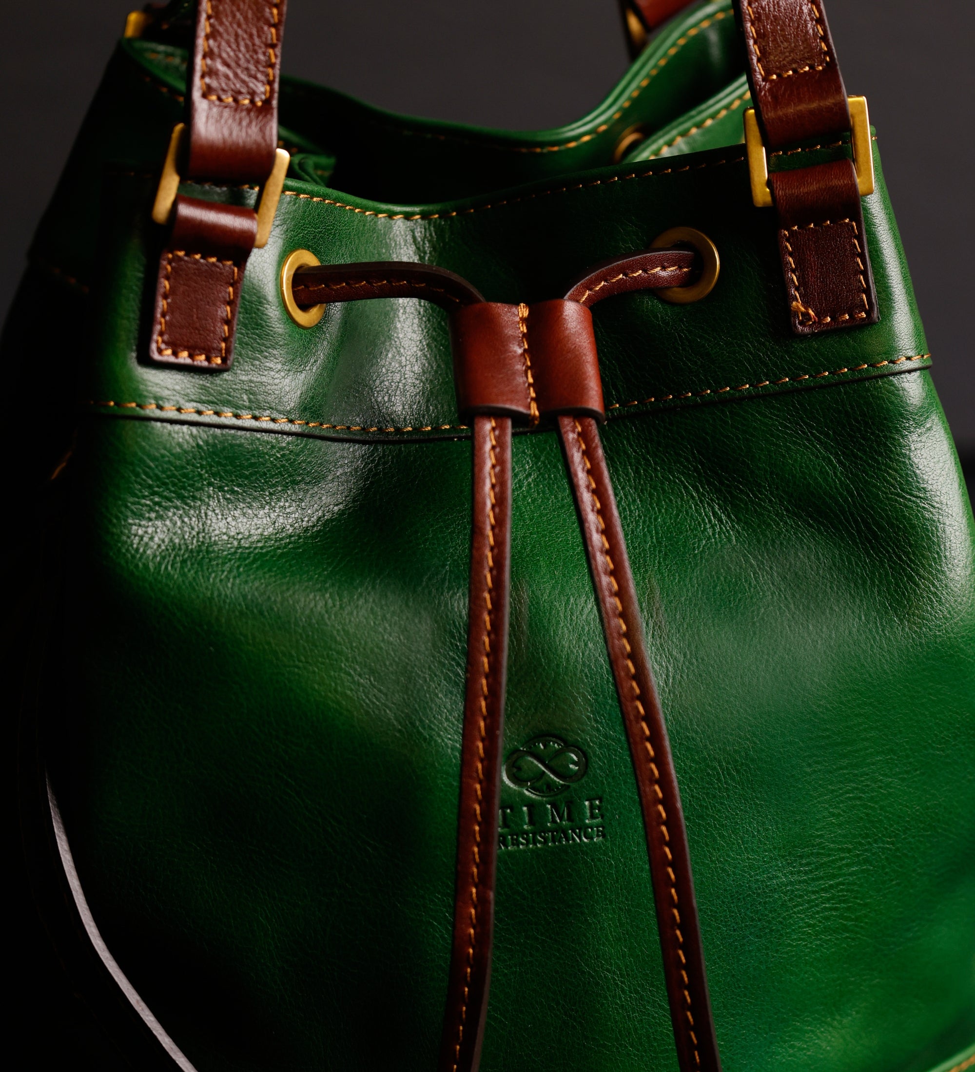 Beuteltasche aus Leder für Damen - Light In August