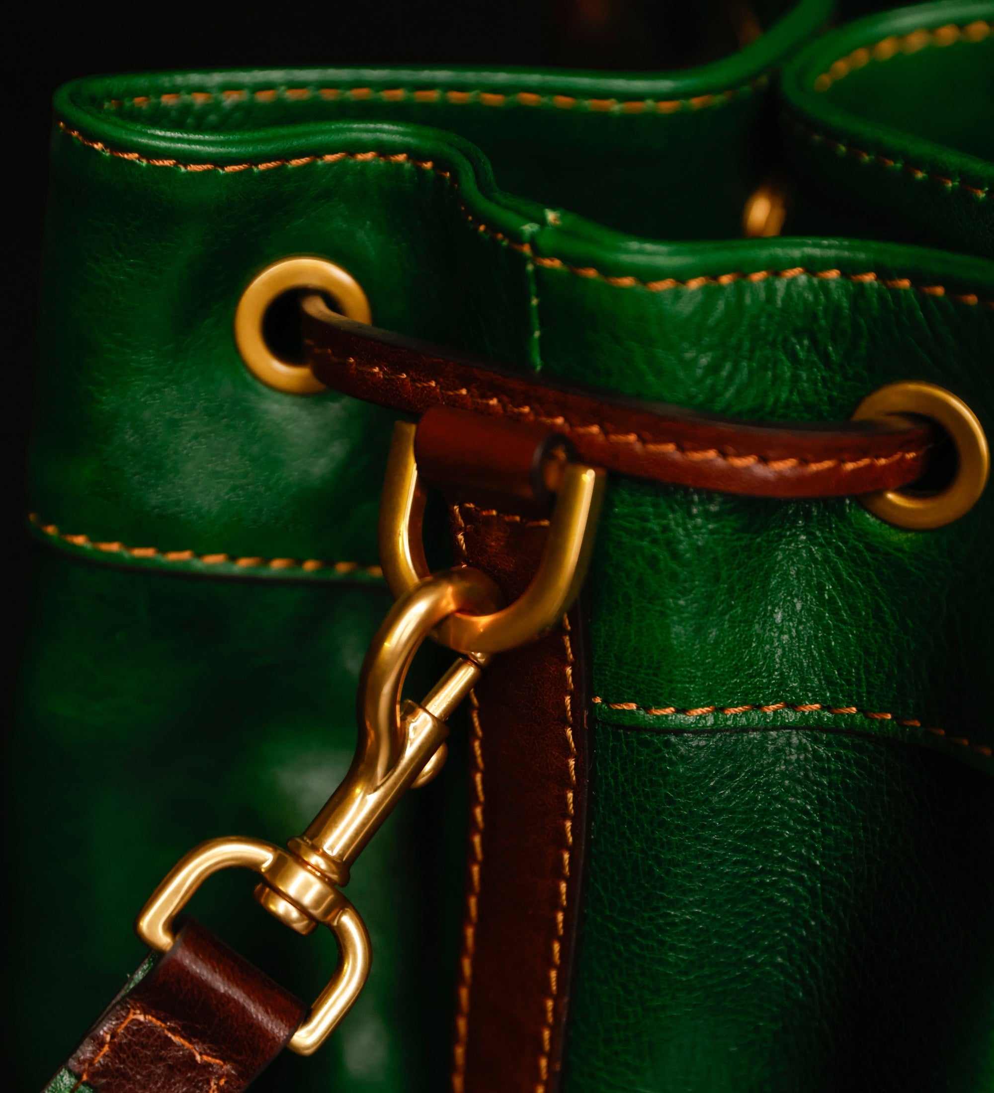 Beuteltasche aus Leder für Damen - Light In August