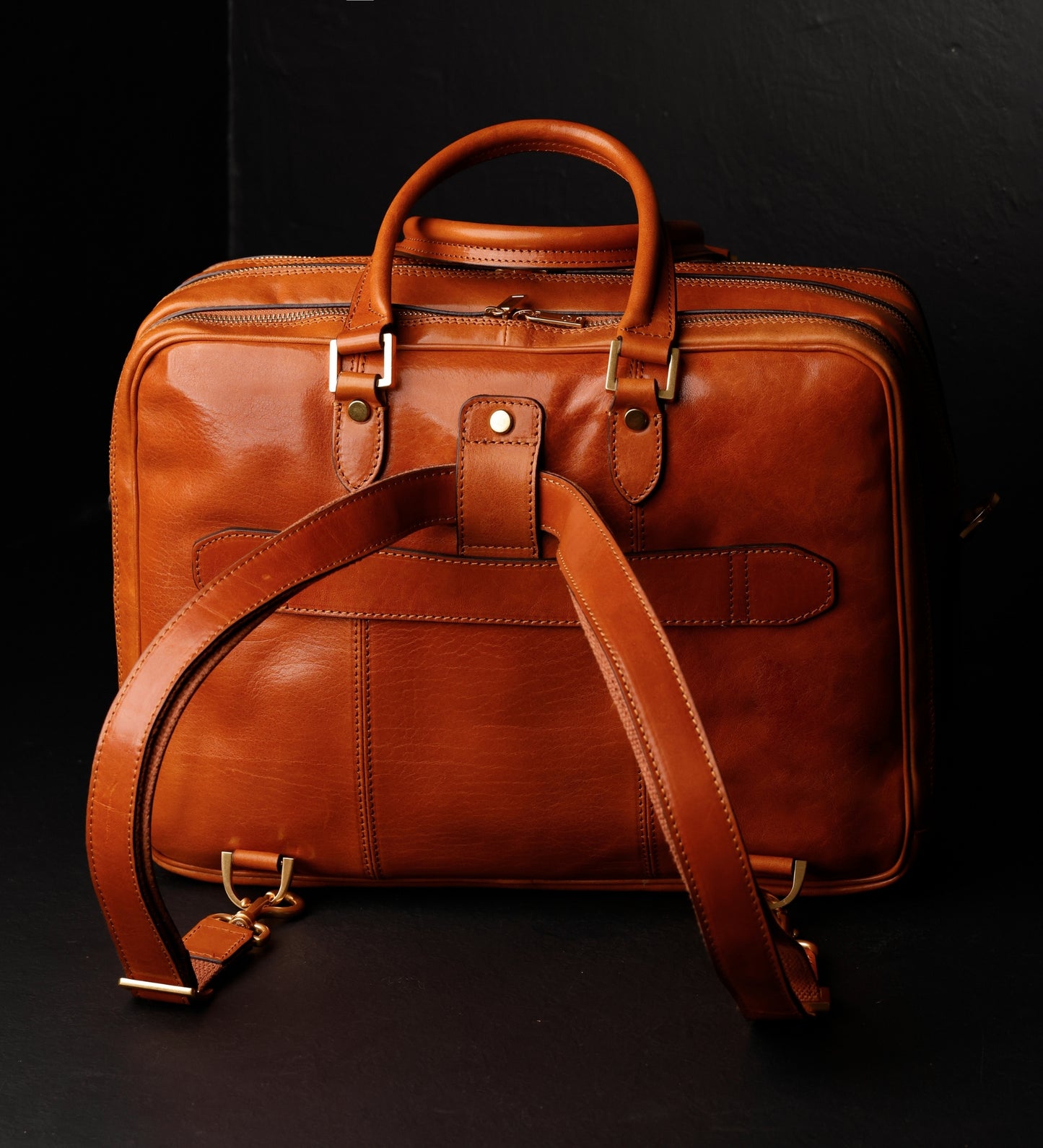 Wandelbarer Aktentaschen-Rucksack aus Leder - A Farewell to Arms