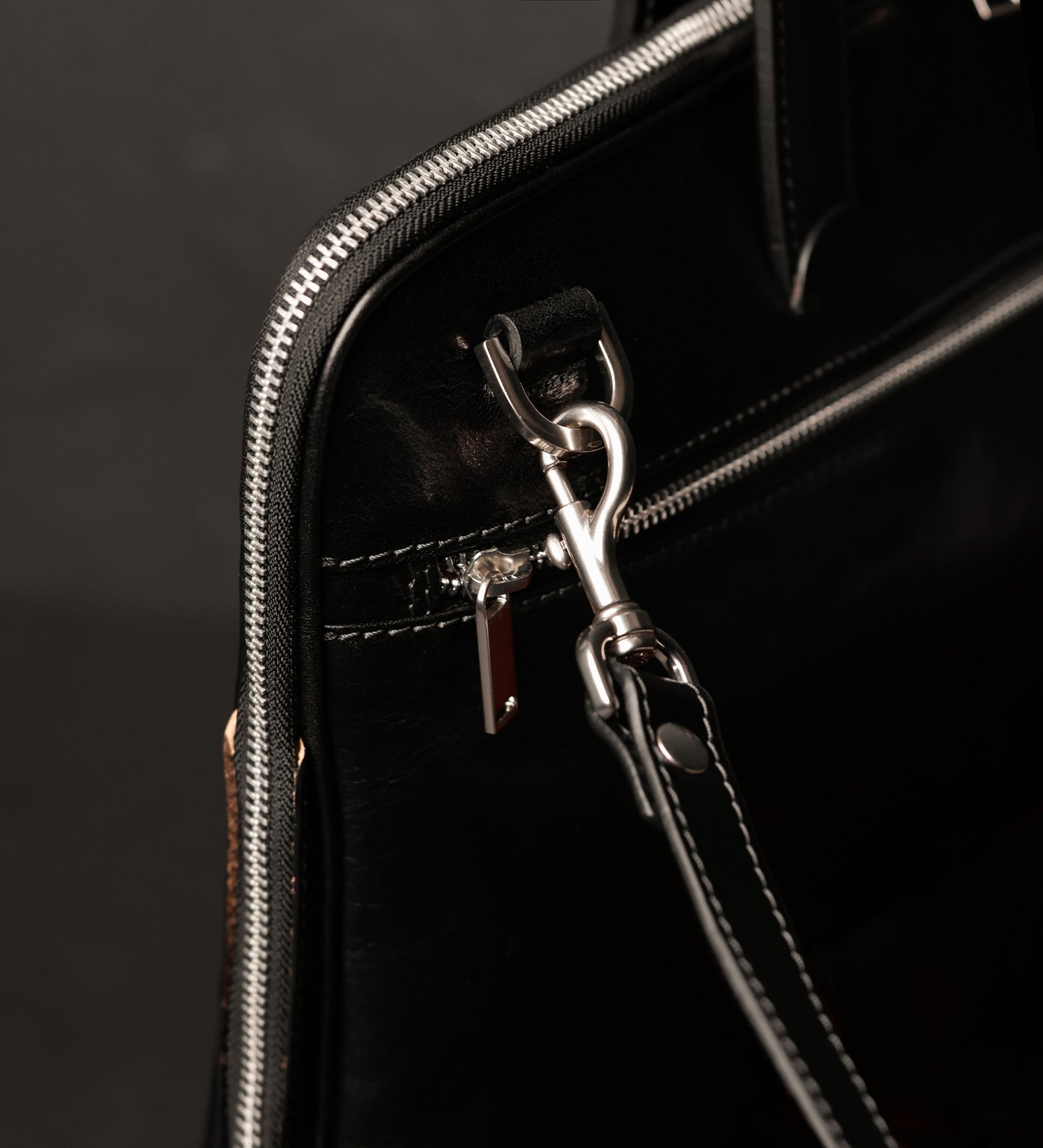Aktentasche aus Leder für Damen, Laptoptasche - Brave New World