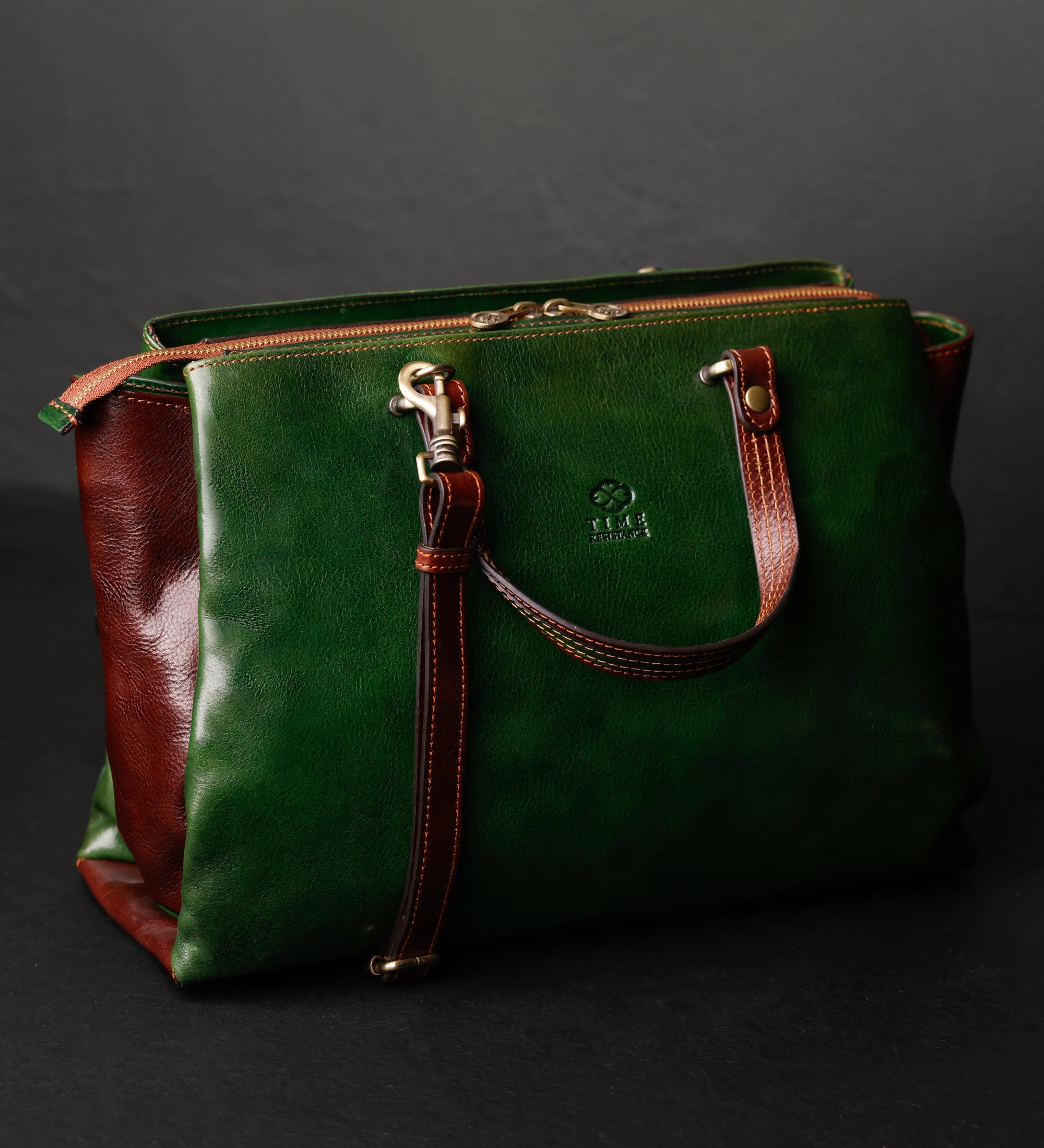 Tragetasche mit Schulterriemen aus Leder für Damen - The Scarlet Letter