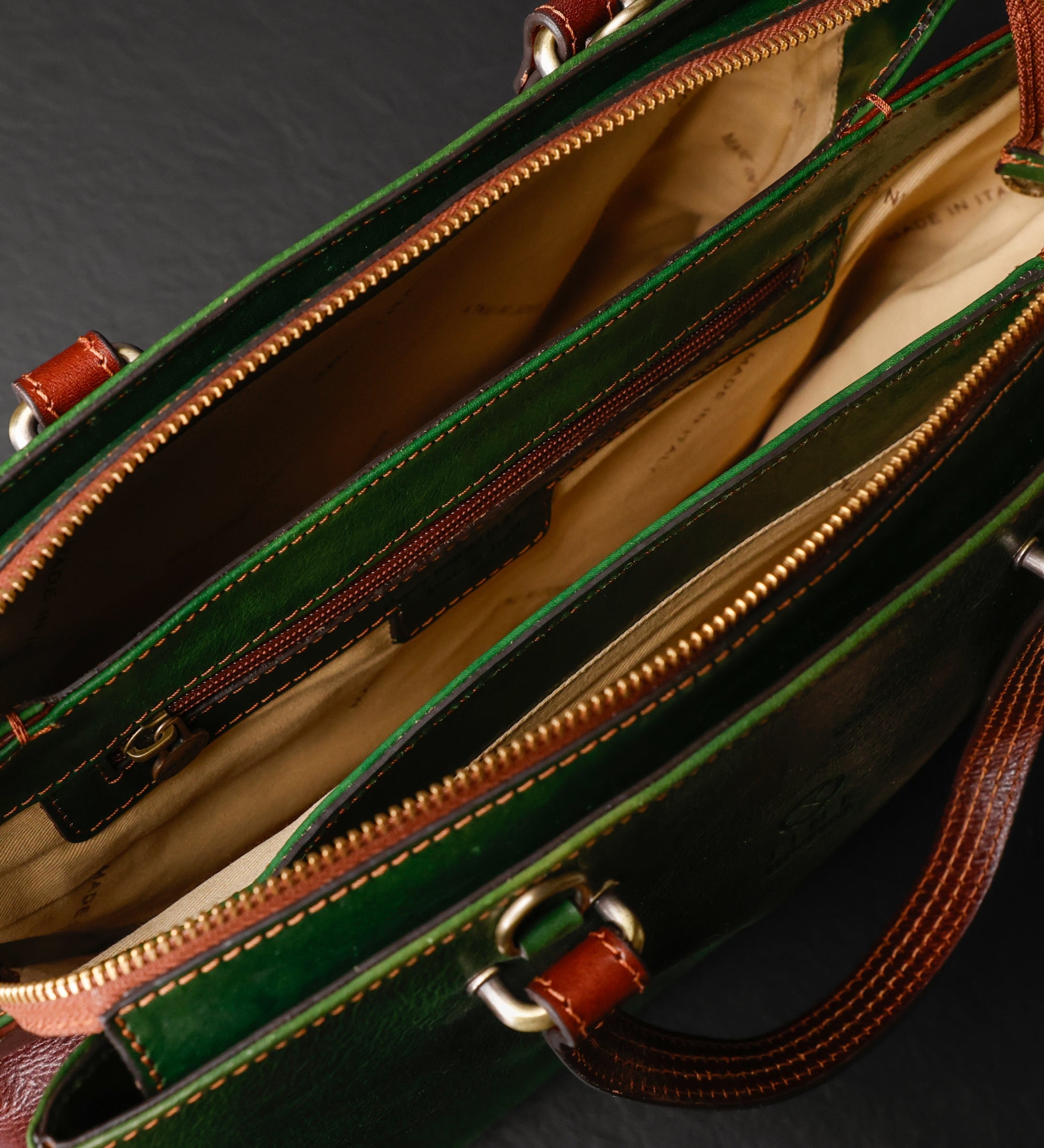 Tragetasche mit Schulterriemen aus Leder für Damen - The Scarlet Letter