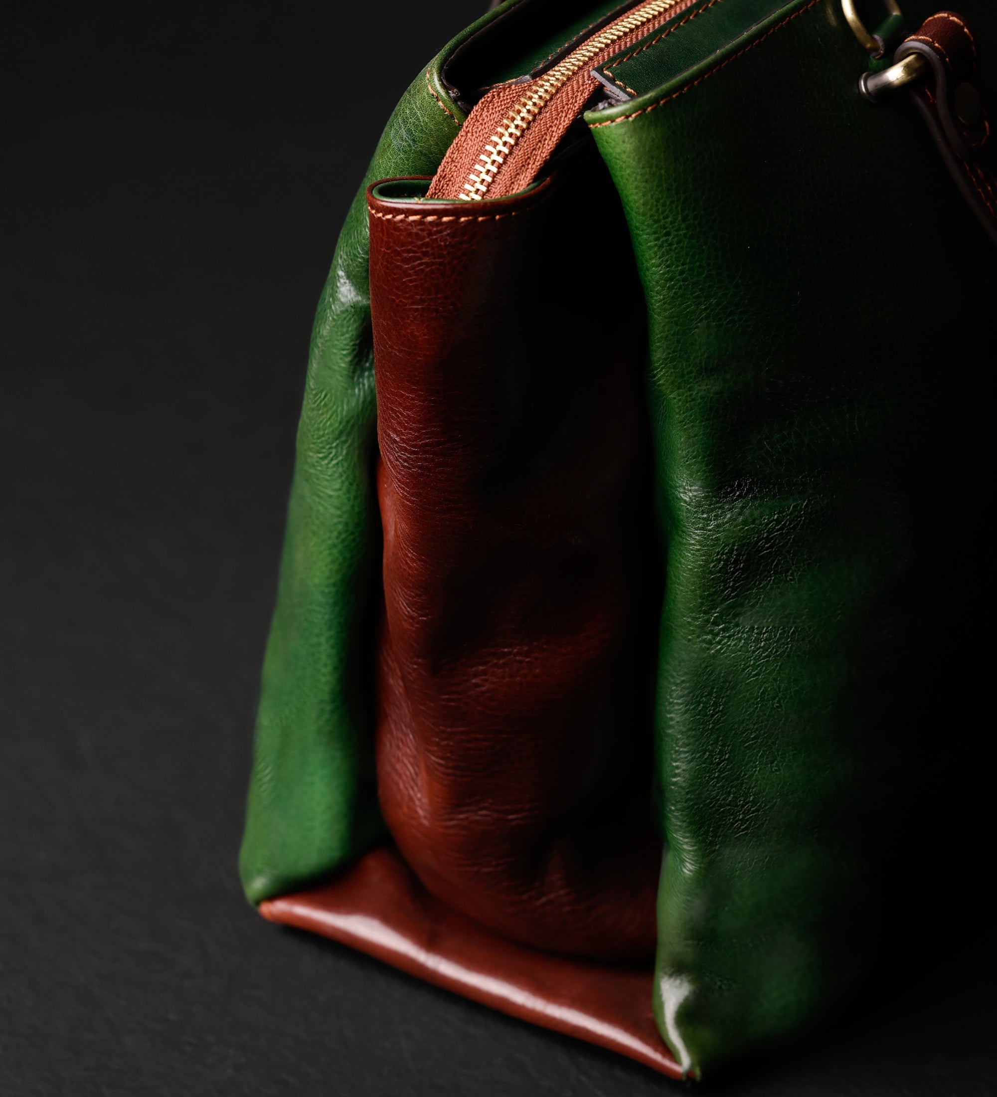 Tragetasche mit Schulterriemen aus Leder für Damen - The Scarlet Letter