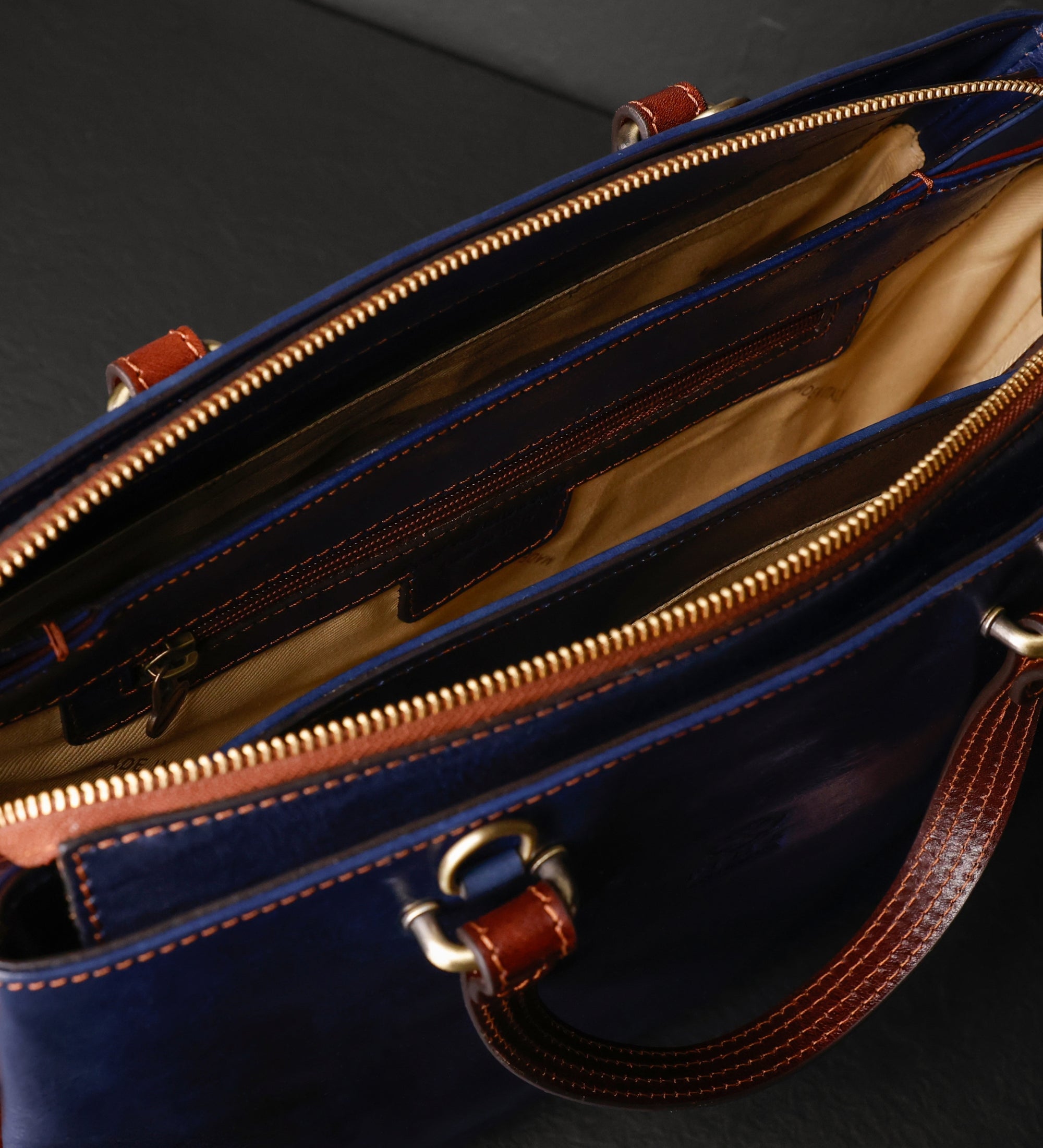 Tragetasche mit Schulterriemen aus Leder für Damen - The Scarlet Letter