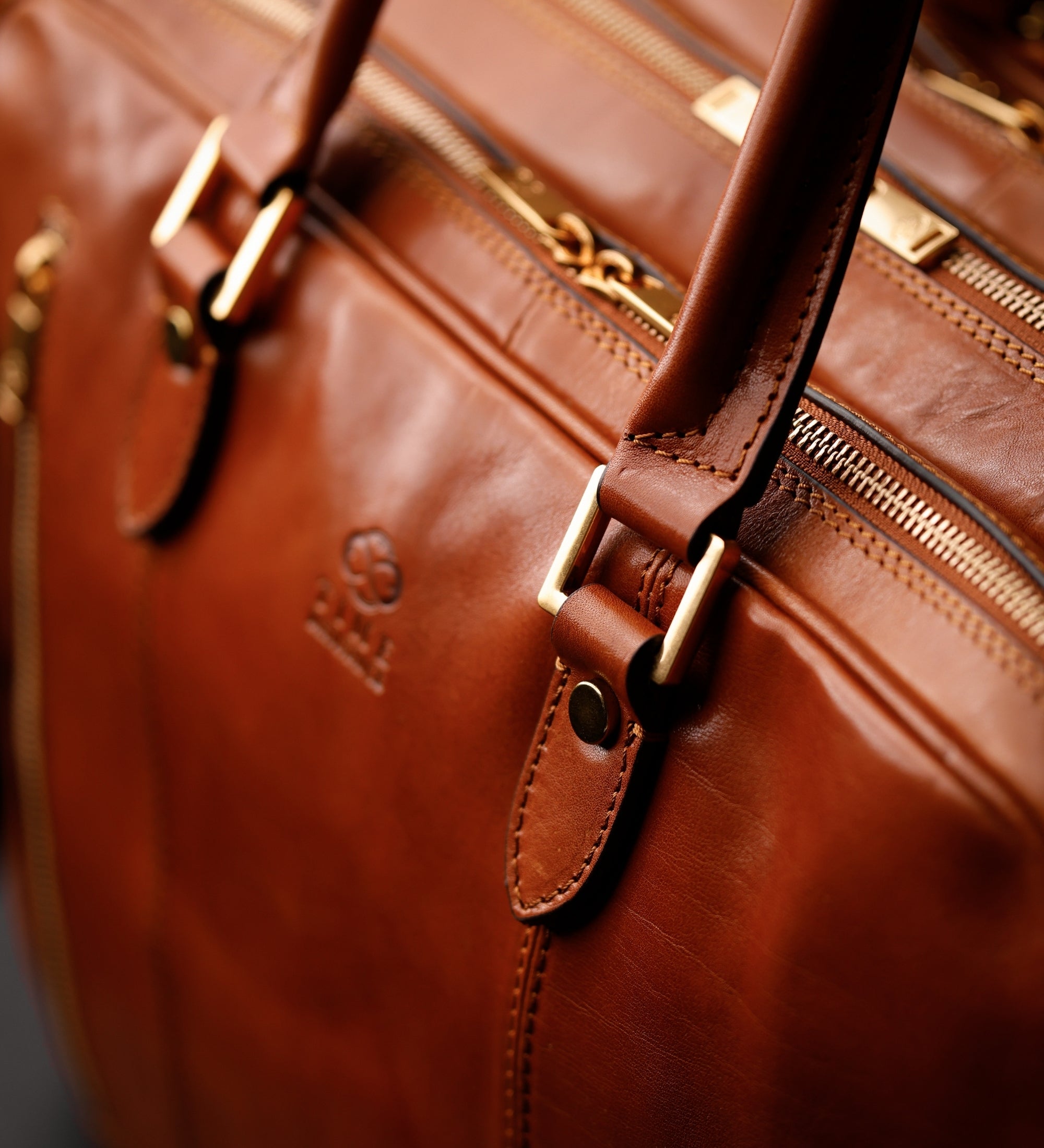 Wandelbarer Aktentaschen-Rucksack aus Leder - A Farewell to Arms