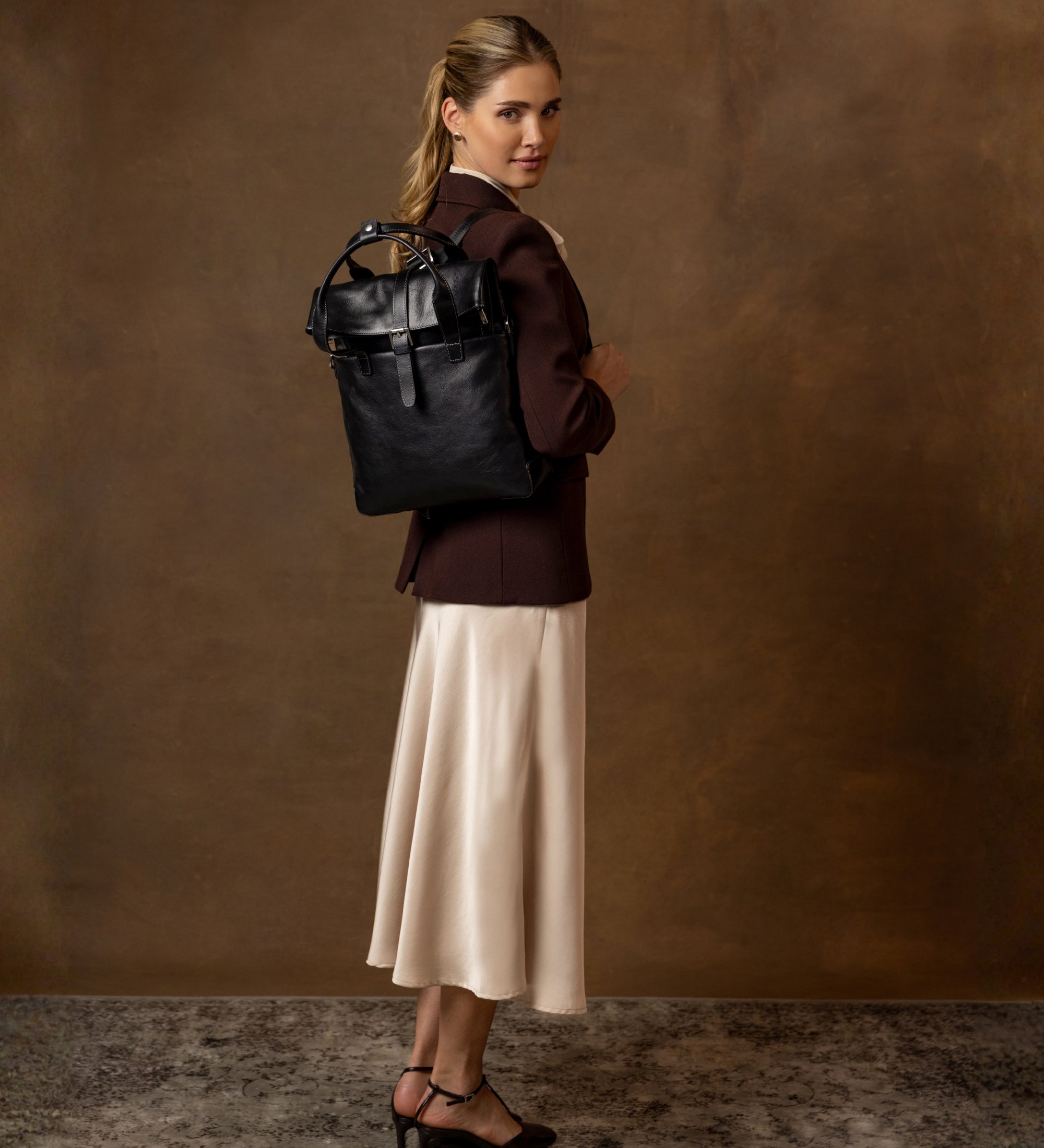 Multifunktionale Rucksack Schultertasche aus Leder für Damen – The Awakening