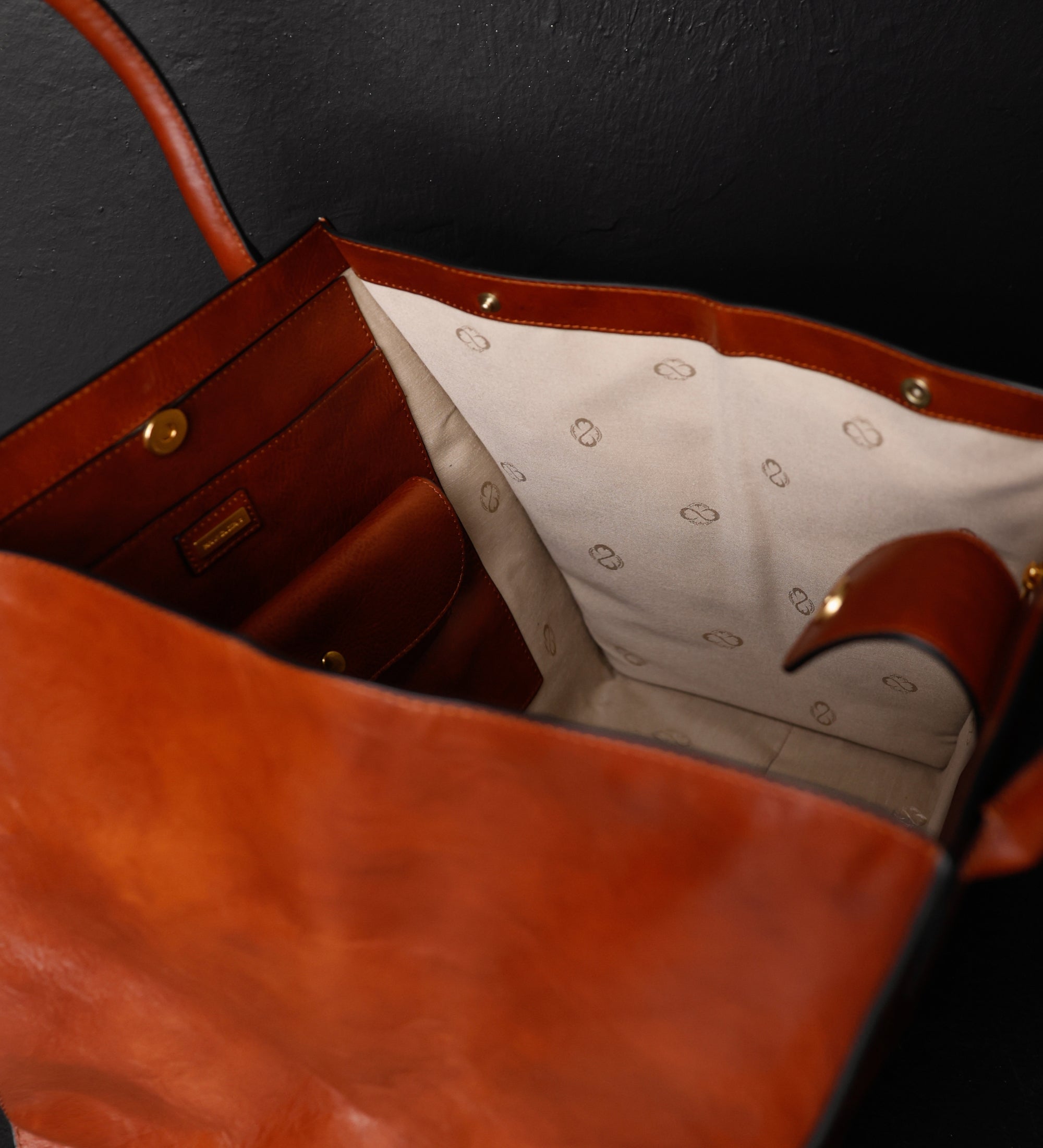 Handtasche aus Leder für Damen – The Woman In White