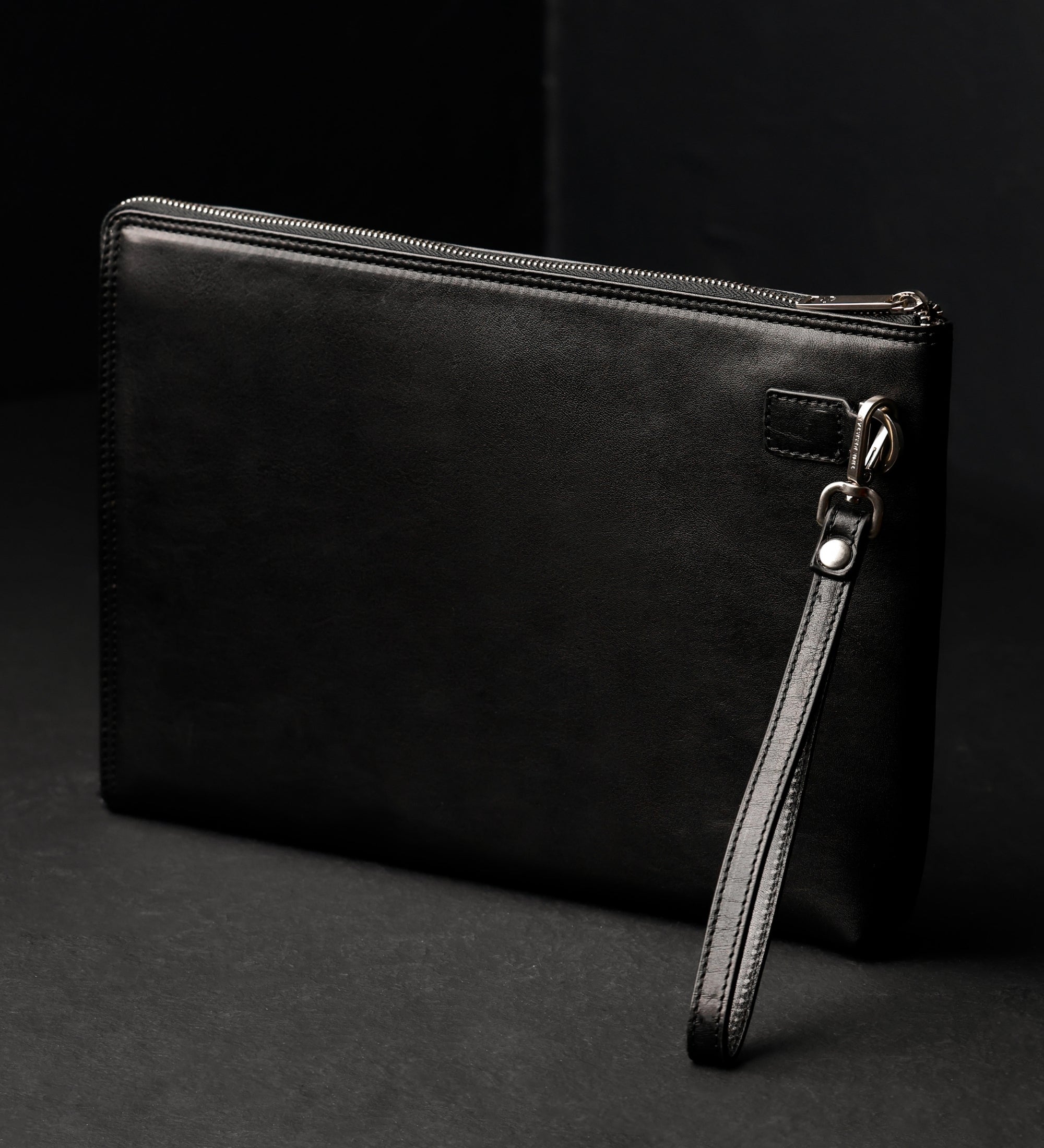 Große Clutch für Herren aus Leder - The Brothers Karamazov