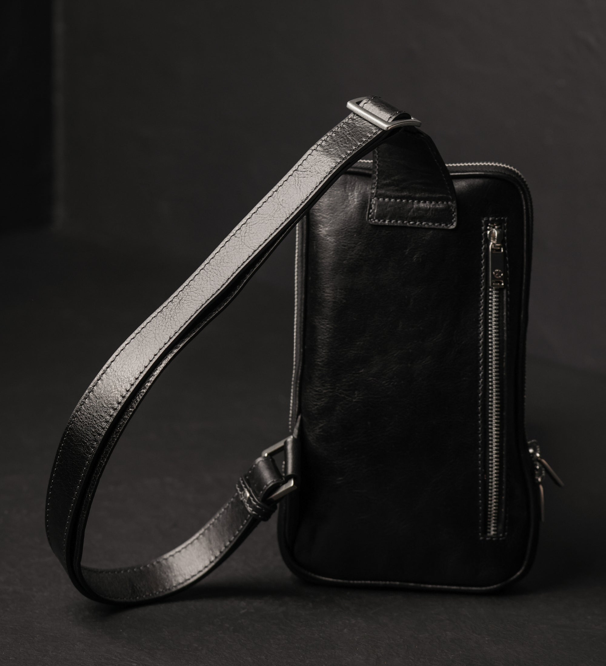 Sling Bag Brusttasche aus Leder - Kim