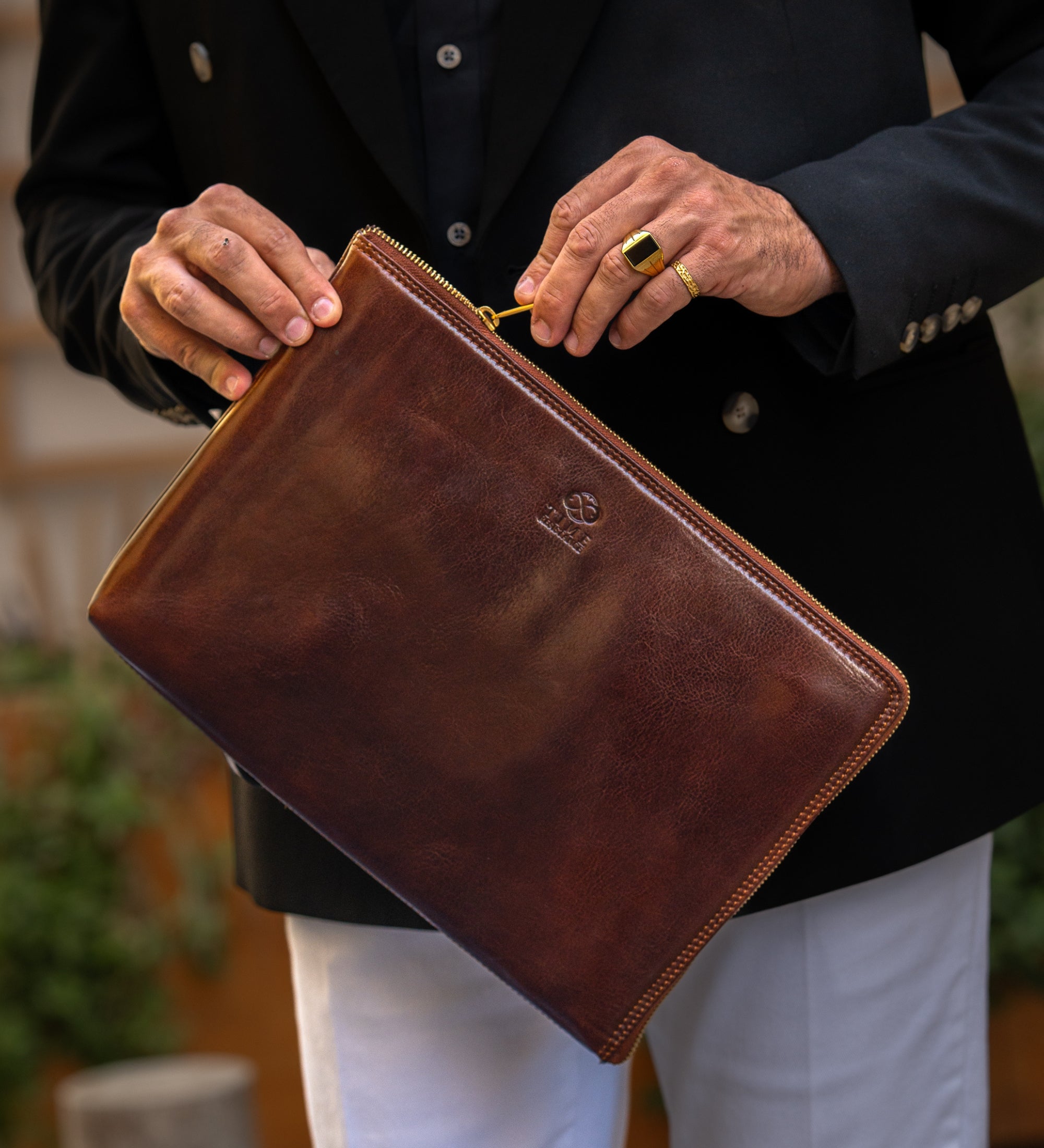 Große Clutch für Herren aus Leder - The Brothers Karamazov