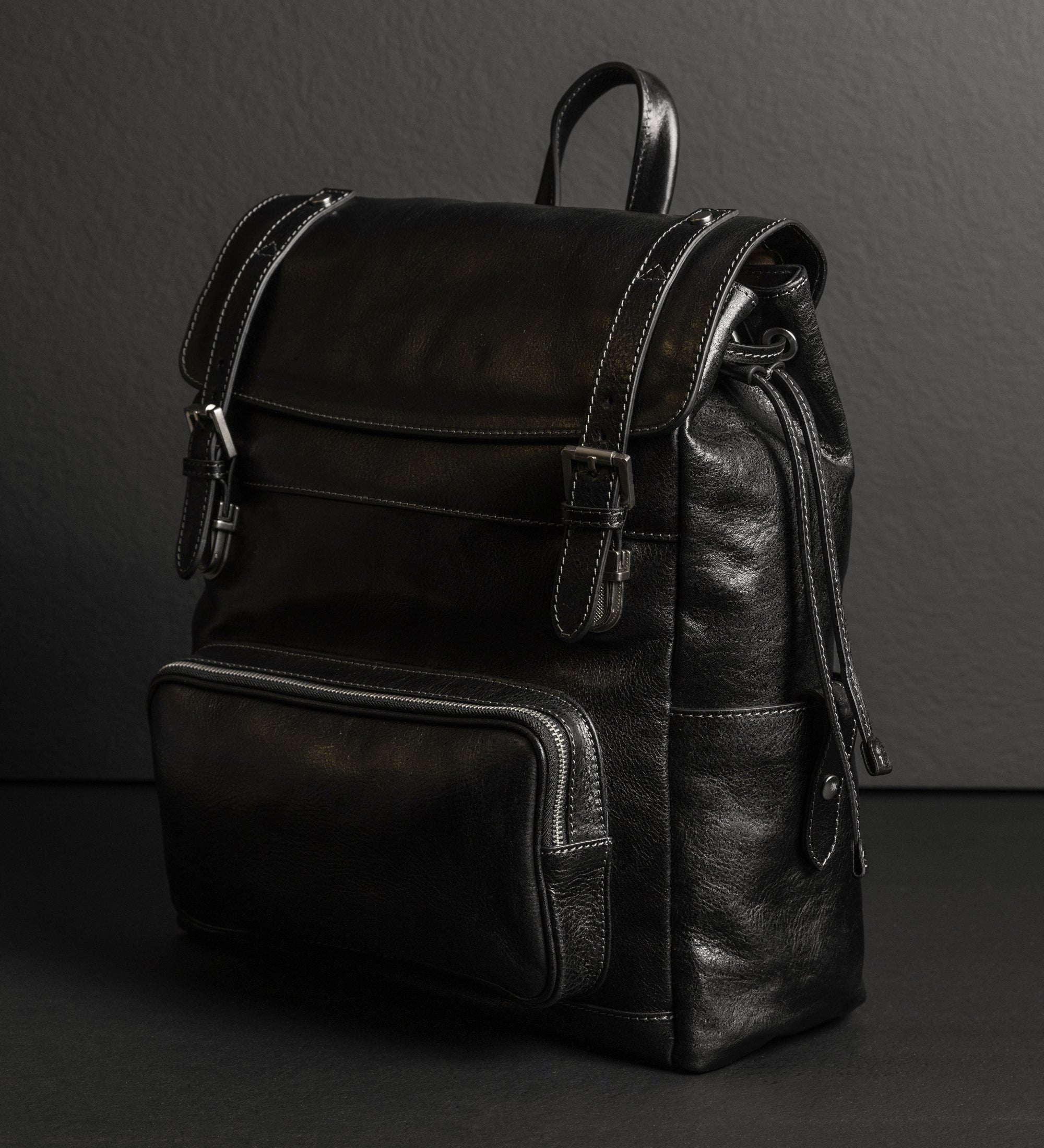 Rucksack aus Leder - The Good Earth