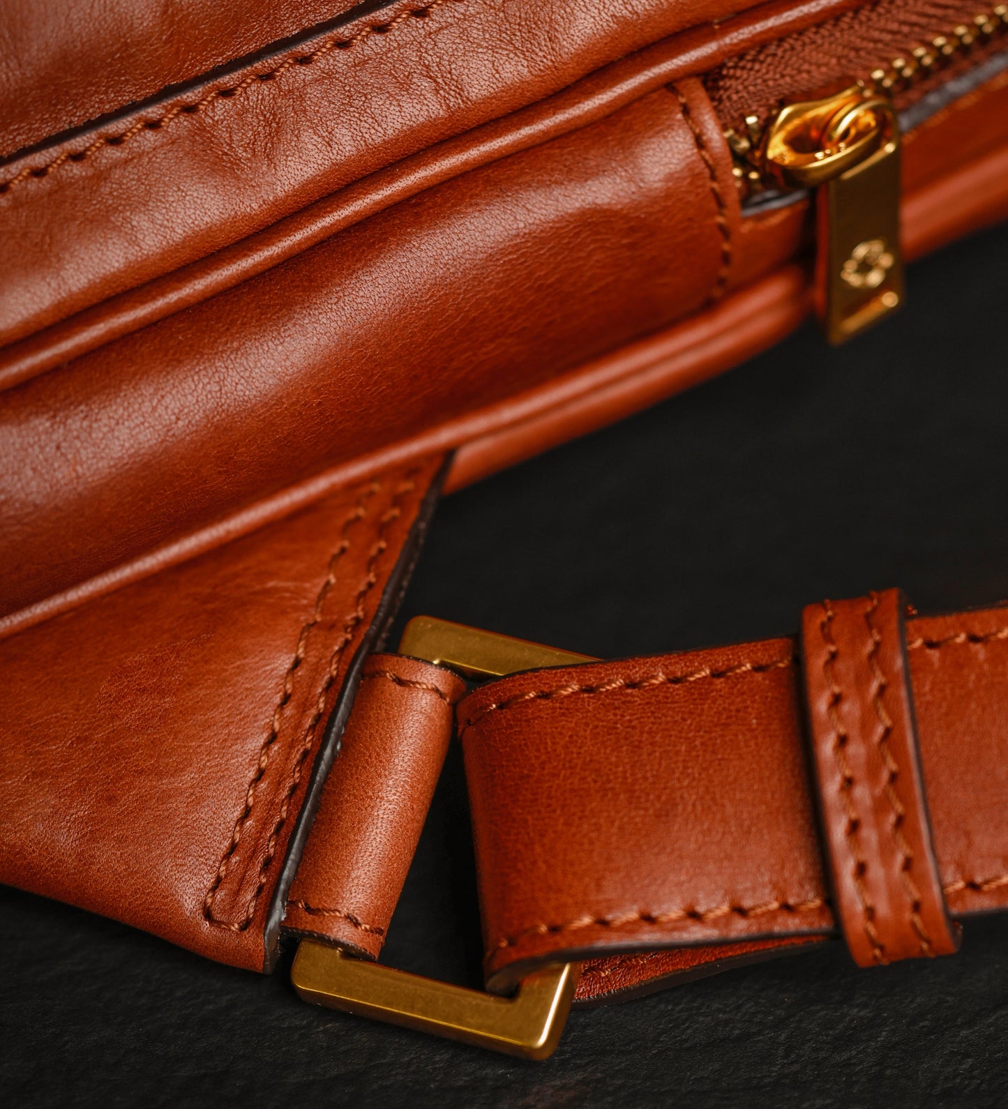Schultertasche aus Leder - Catch-22
