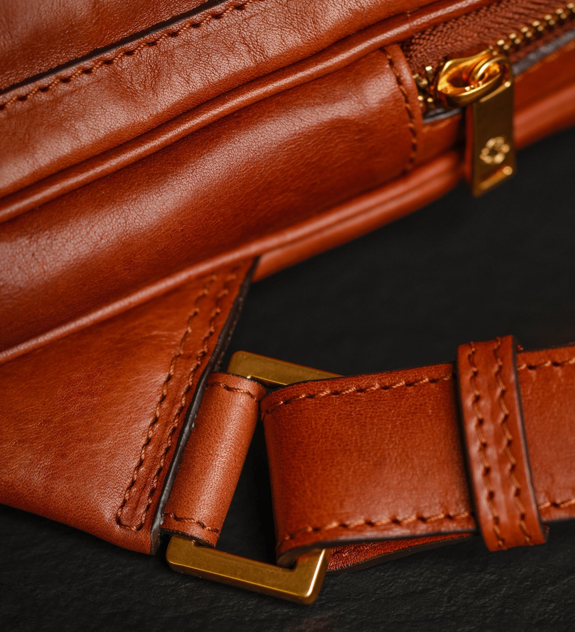 Schultertasche aus Leder - Catch-22