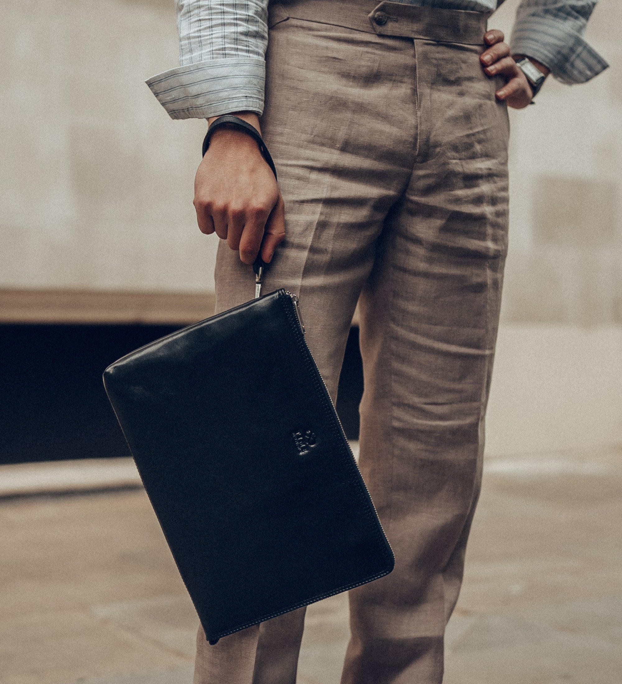 Große Clutch für Herren aus Leder - The Brothers Karamazov