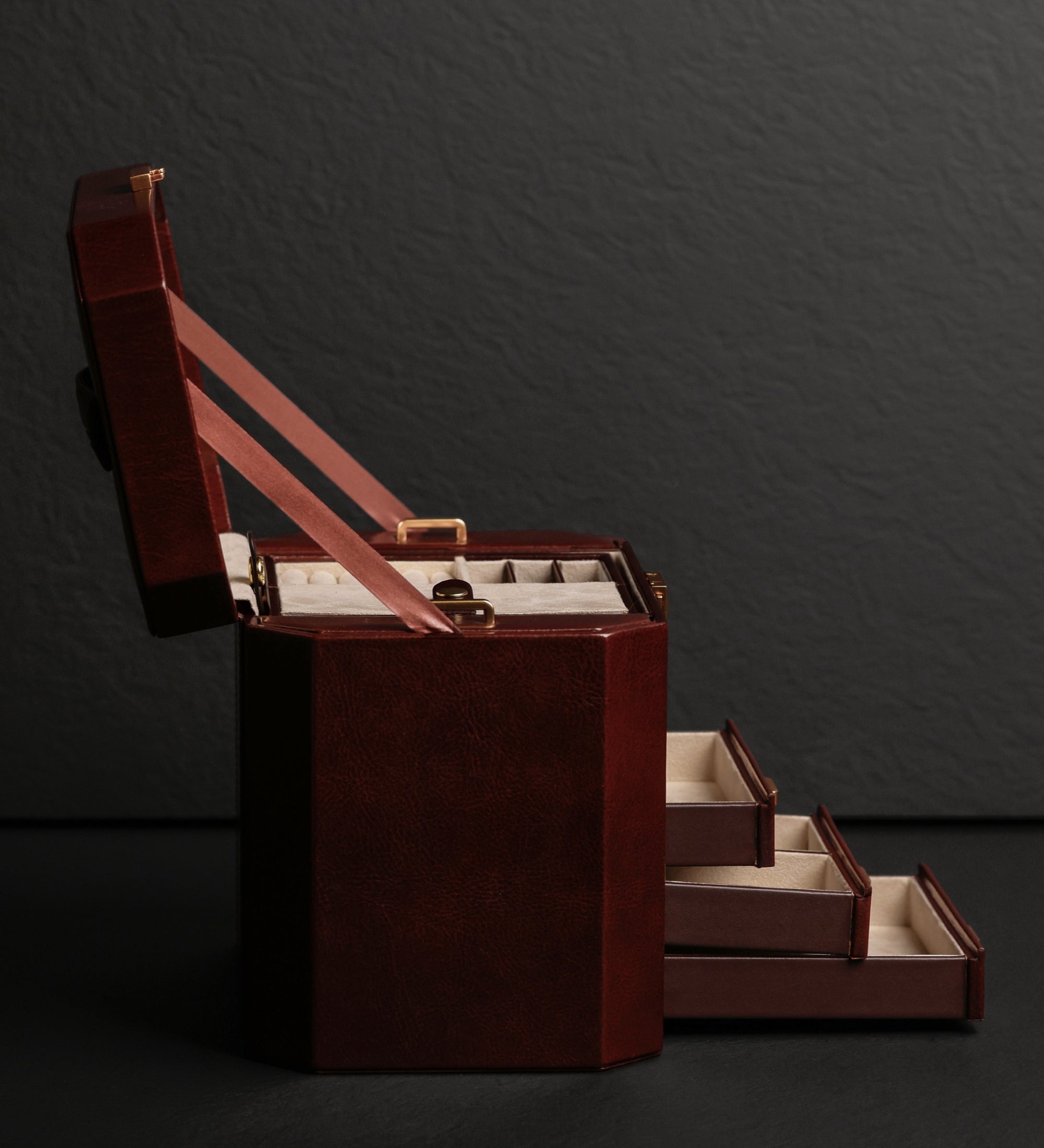 Große Schmuckkästchen aus Leder für Damen - A Handful of Dust