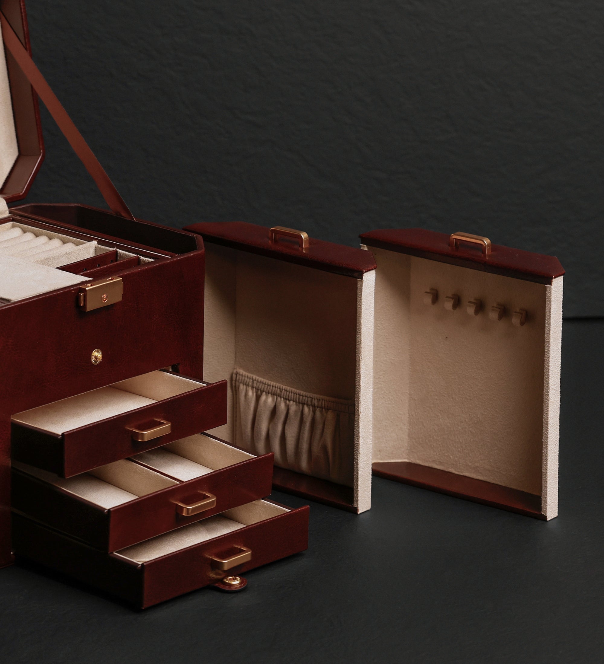 Große Schmuckkästchen aus Leder für Damen - A Handful of Dust