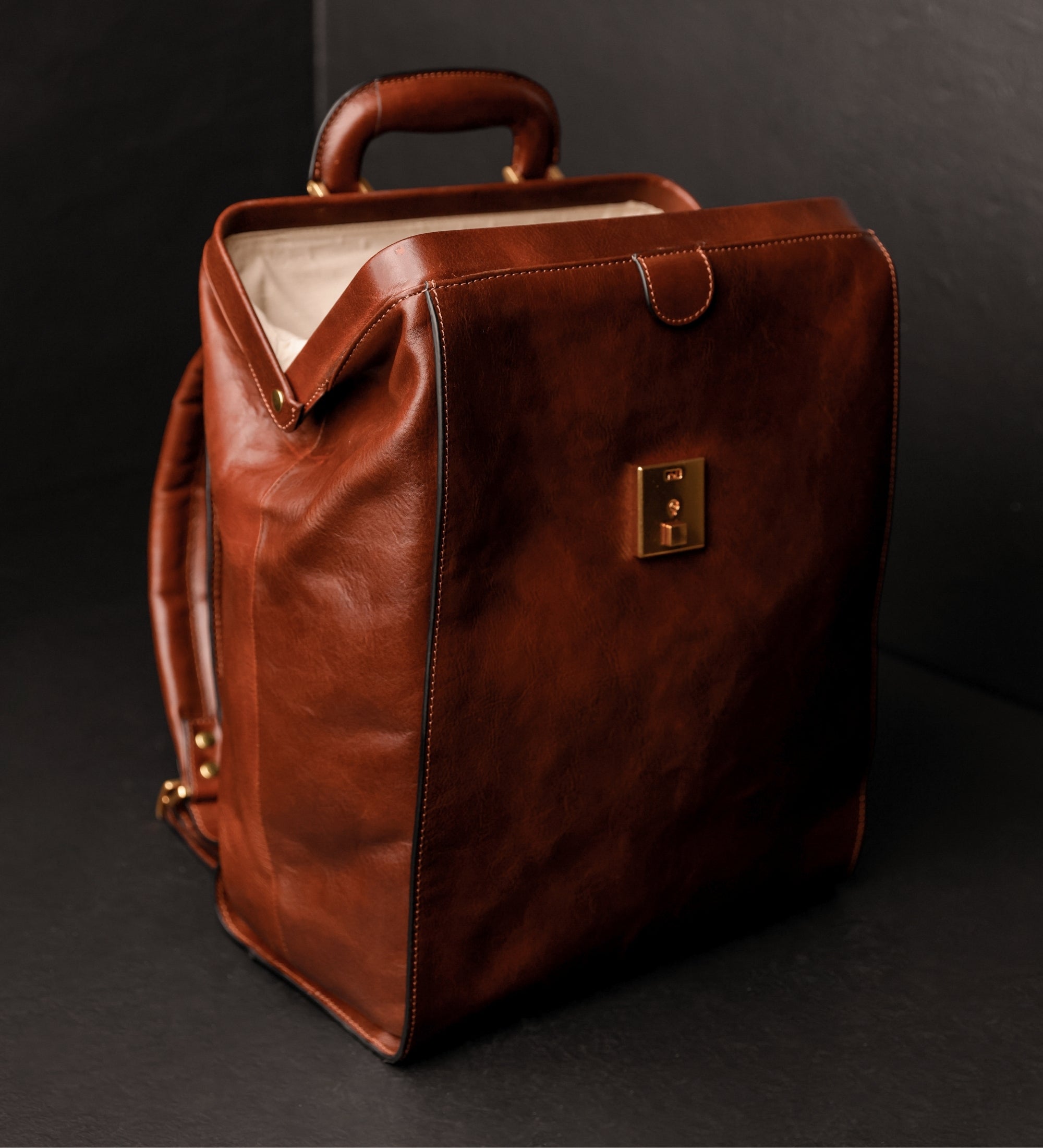 Rucksack aus Leder - A Brief Story of Time