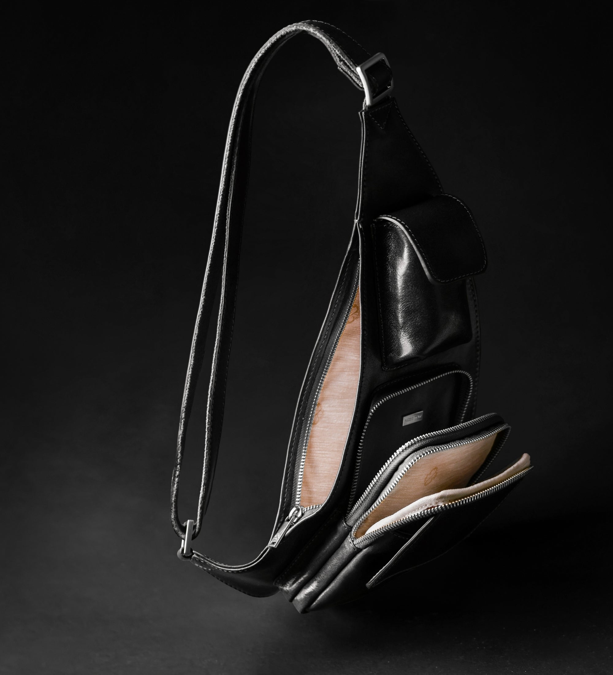 Umhängetasche aus Leder - The Monk