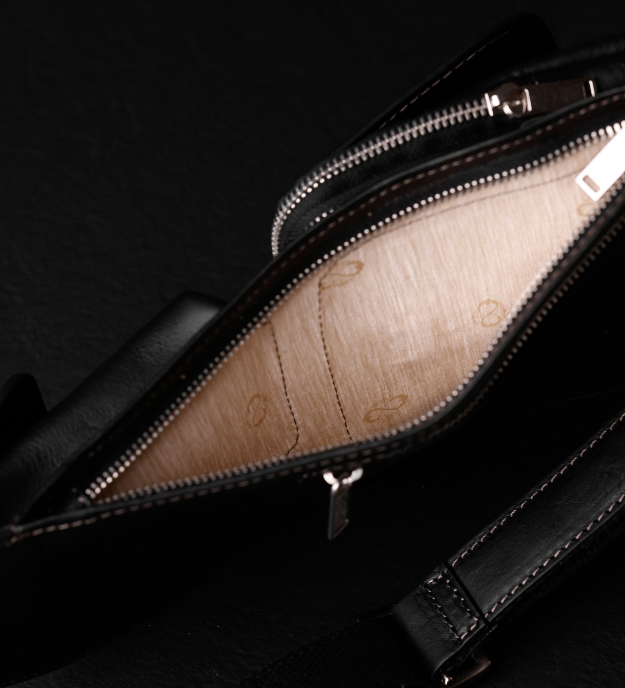 Umhängetasche aus Leder - The Monk